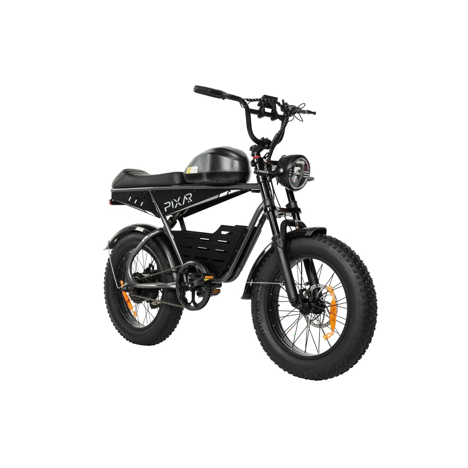 Una bicicleta eléctrica negra con neumáticos anchos, un faro redondo y el logo PIXR.