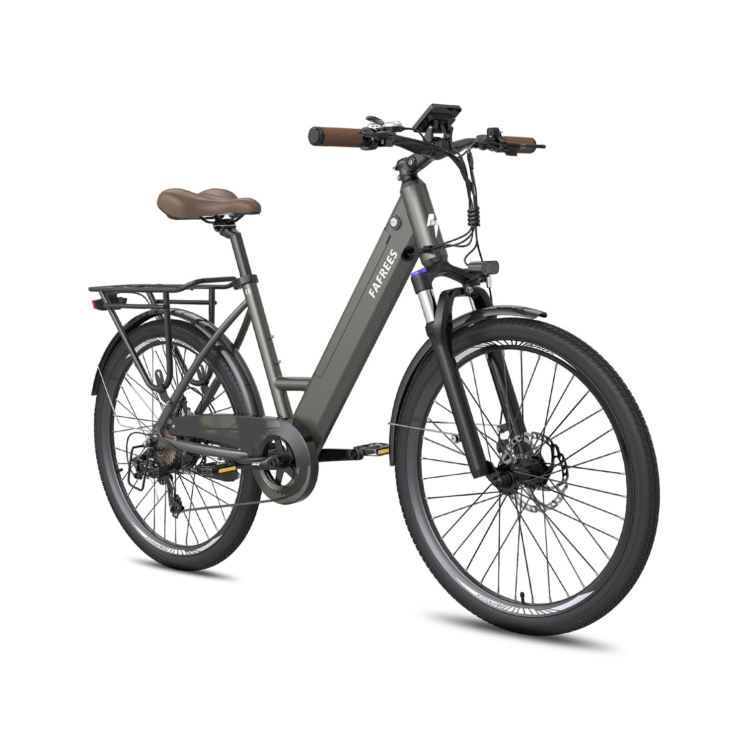 Una bicicletta elettrica grigia con sella e manopole marroni, portapacchi, su sfondo bianco.