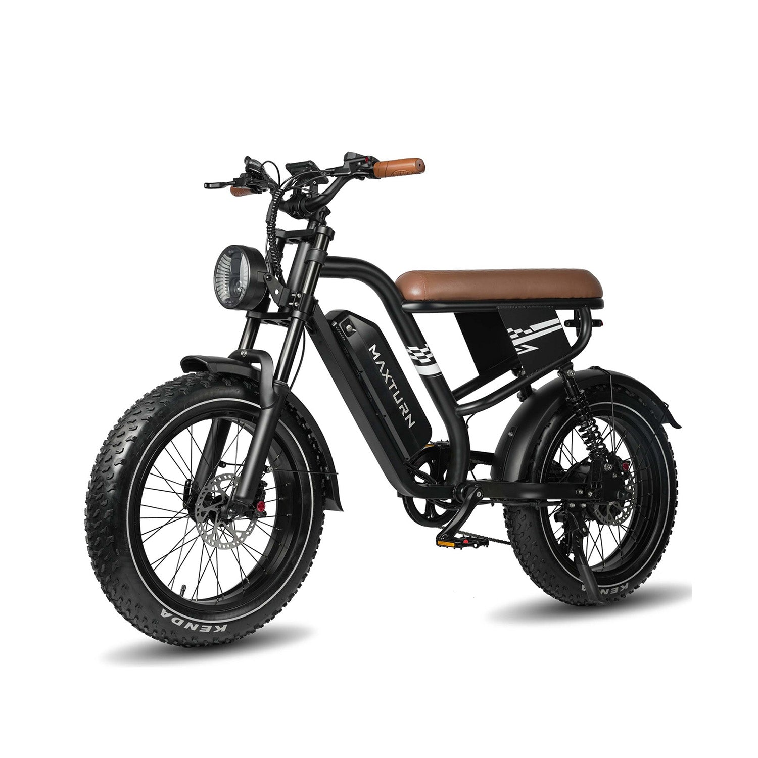 Una bici elettrica nera con copertoni larghi, sella marrone e faro rotondo.