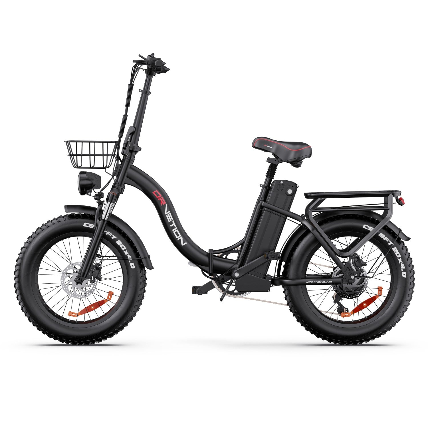 Bicicleta eléctrica negra con neumáticos anchos, cesta delantera y portaequipajes.