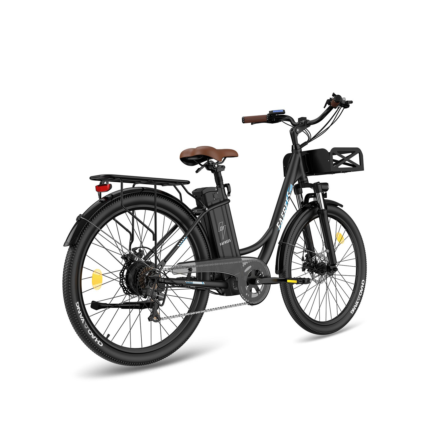 Bicicletta elettrica nera con sella e manopole marroni, cestino anteriore, portapacchi.