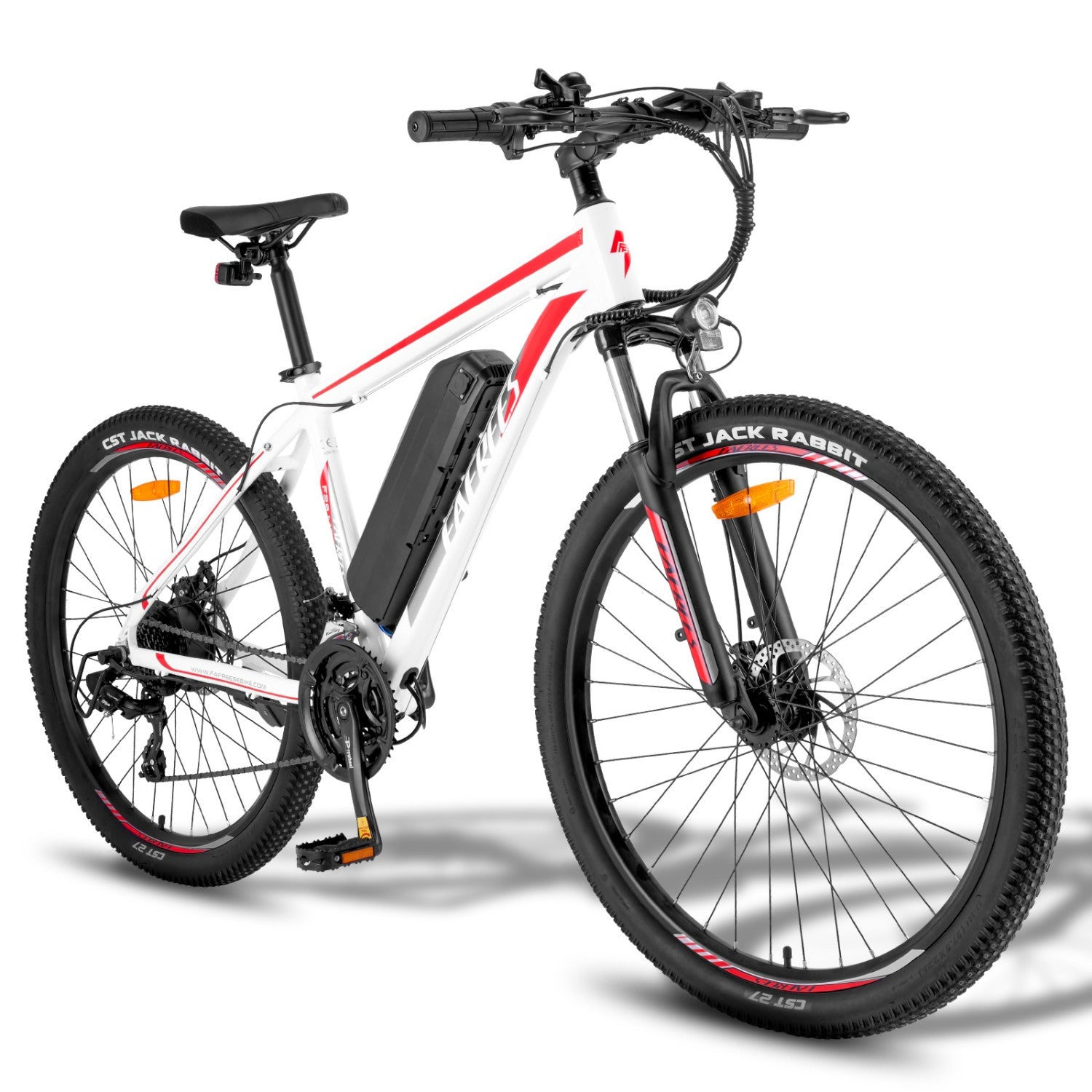 Ein weißes E-Bike mit roten Streifen und schwarzem Akku steht vor weißem Hintergrund.