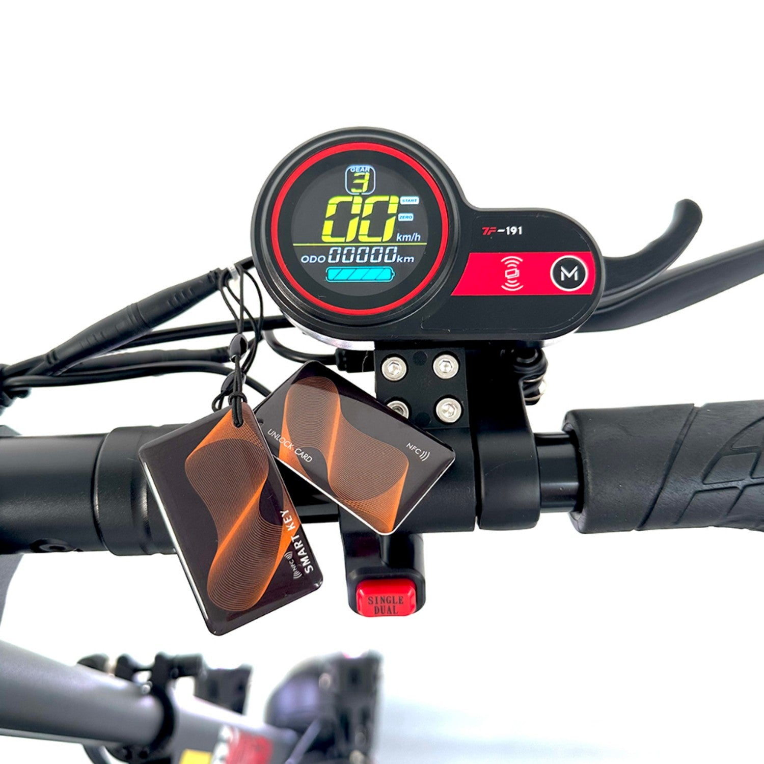 Manubrio monopattino elettrico con display digitale, smart key e pulsanti.