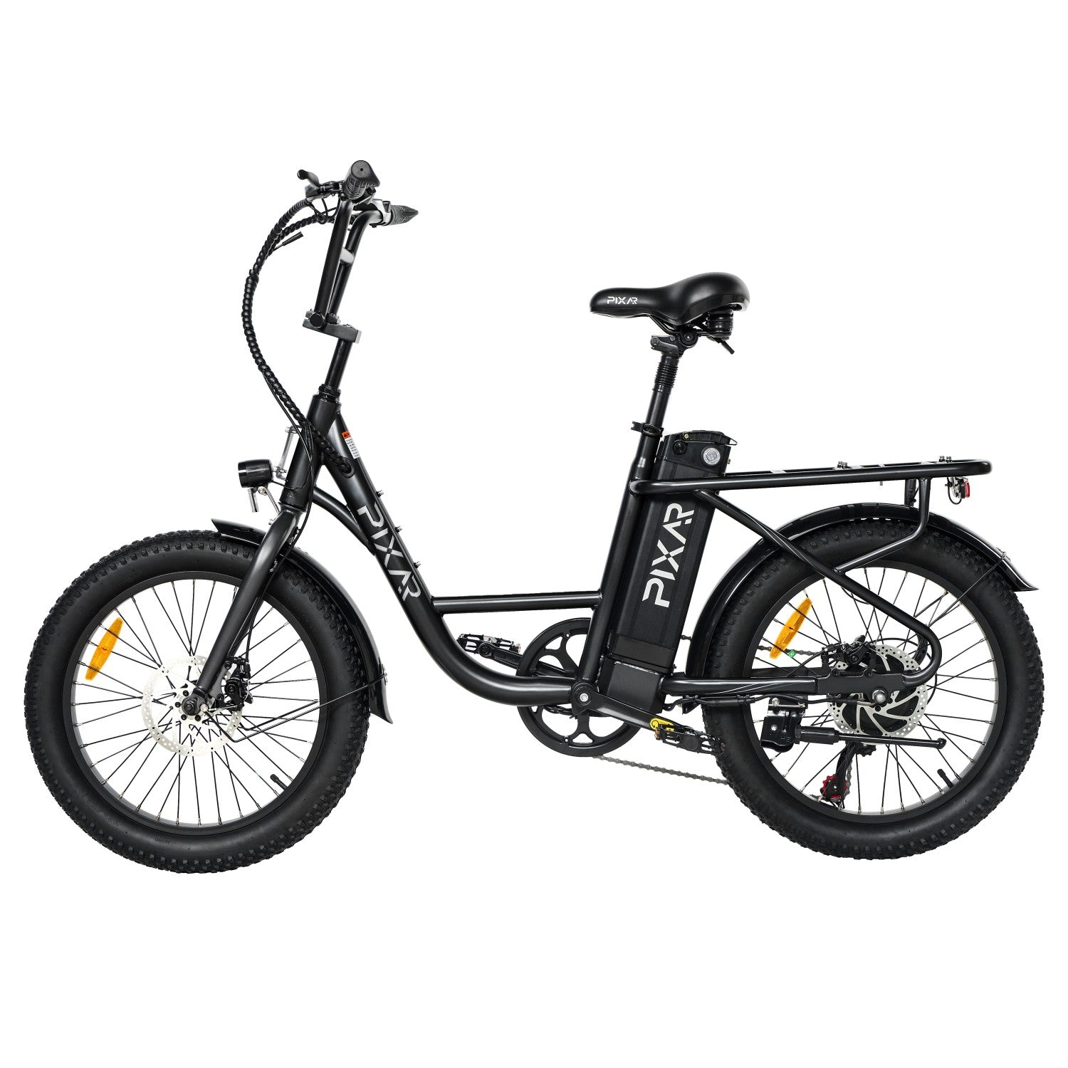 Bicicleta eléctrica negra de llantas anchas con portabultos y batería.