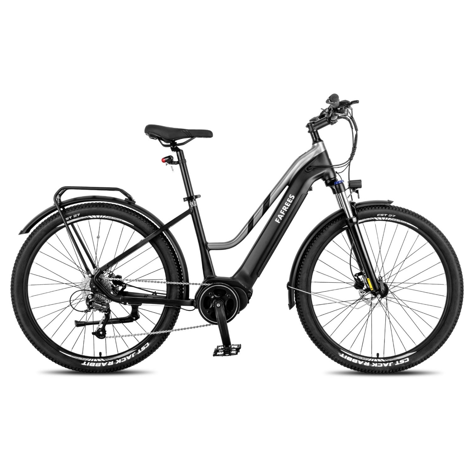 Una bicicleta eléctrica negra con detalles plateados y portaequipajes, sobre fondo blanco.