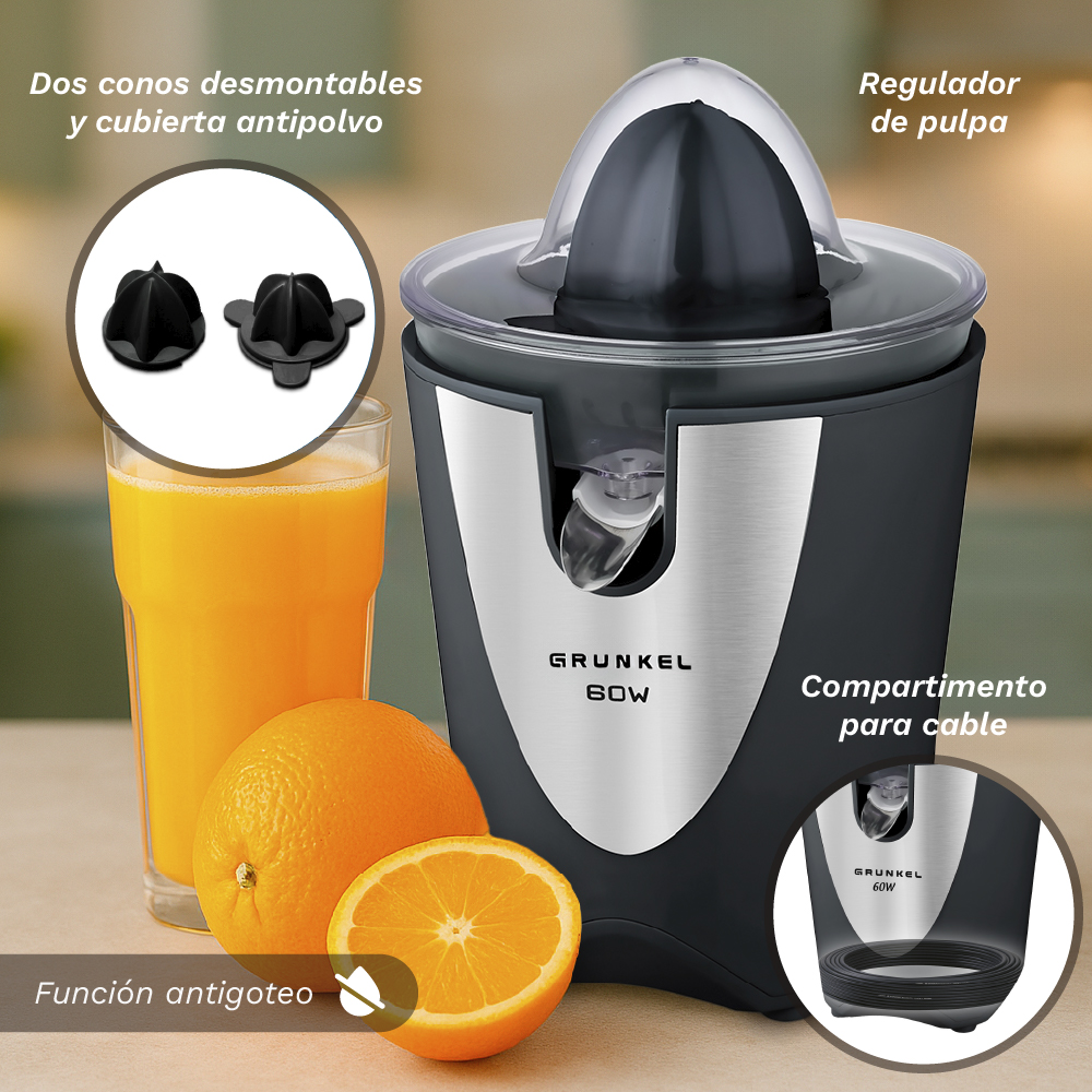 Un exprimidor de cítricos eléctrico con naranjas, jugo y accesorios.