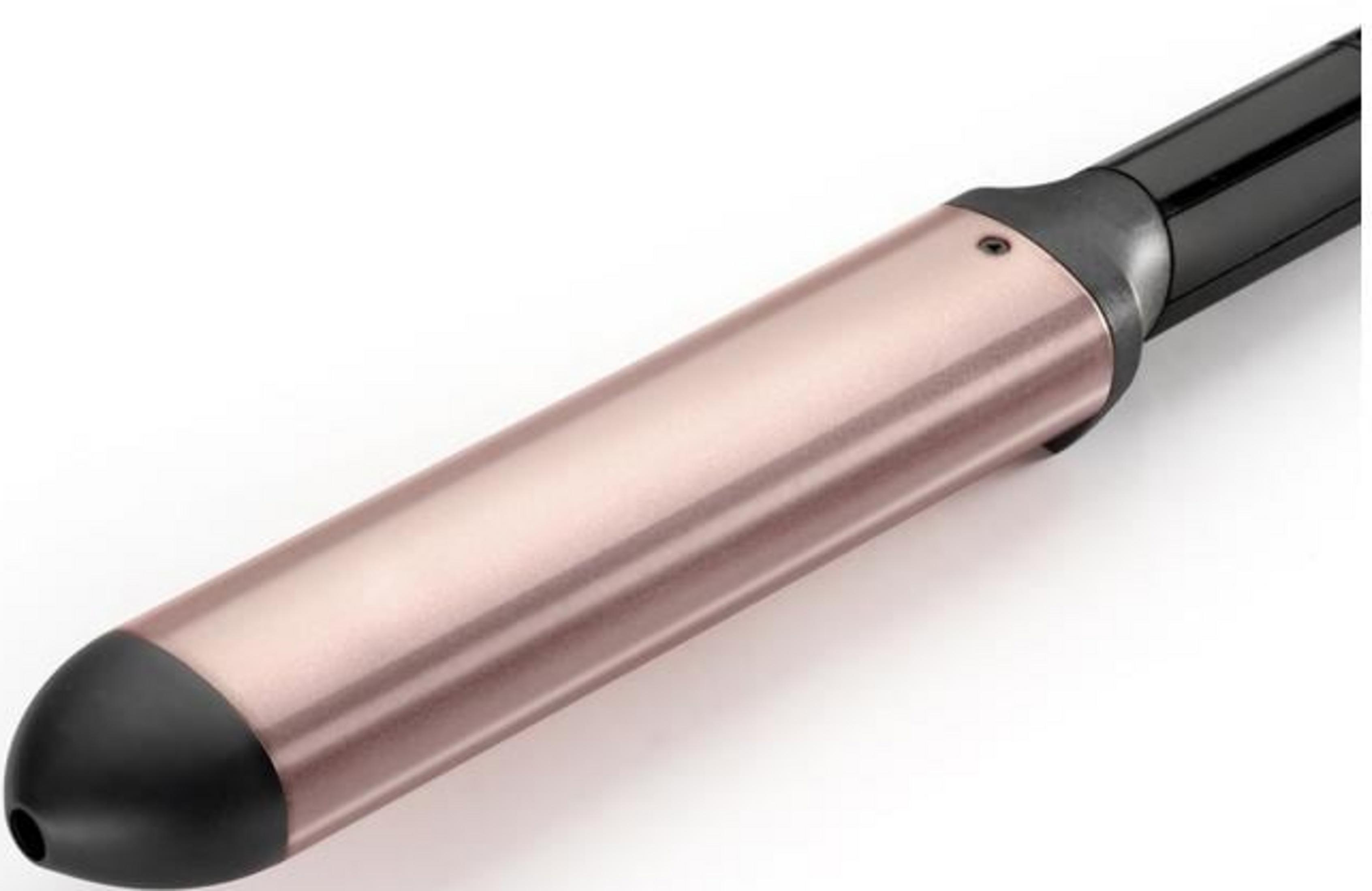 Ein roségoldfarbener Lockenstab mit schwarzer Spitze und Griff ist vor weißem Hintergrund abgebildet.