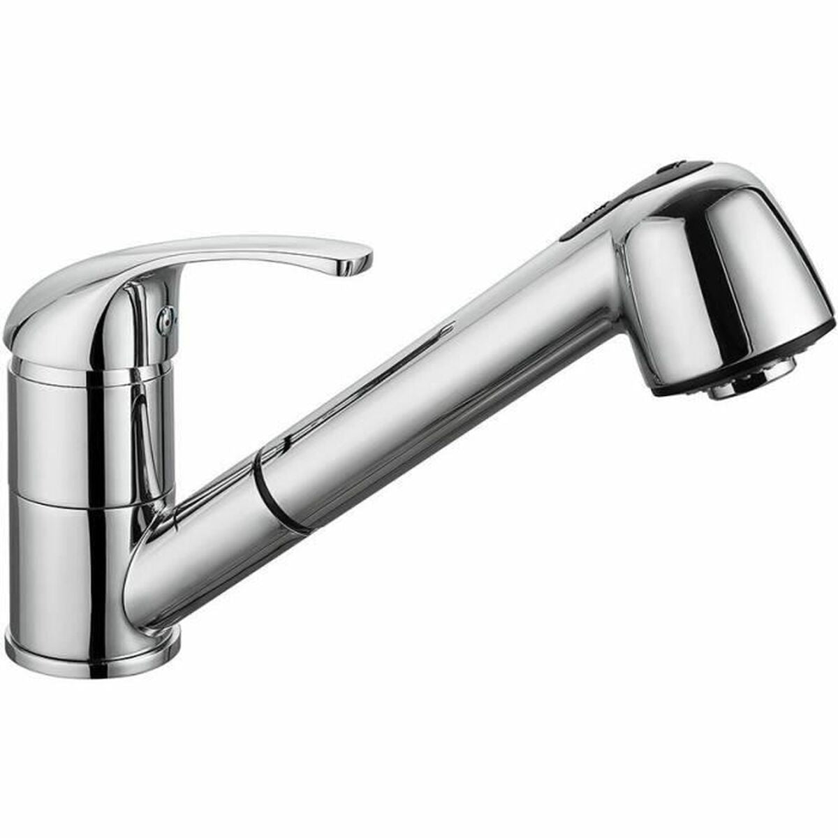 Ein glänzender Chromwasserhahn mit einem ausziehbaren Duschkopf.
