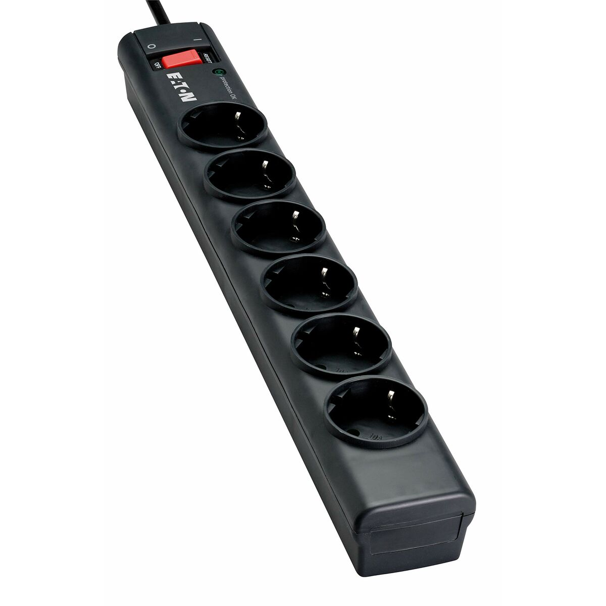 Schwarze Steckerleiste mit sechs Steckdosen, Schalter und Reset-Taste.