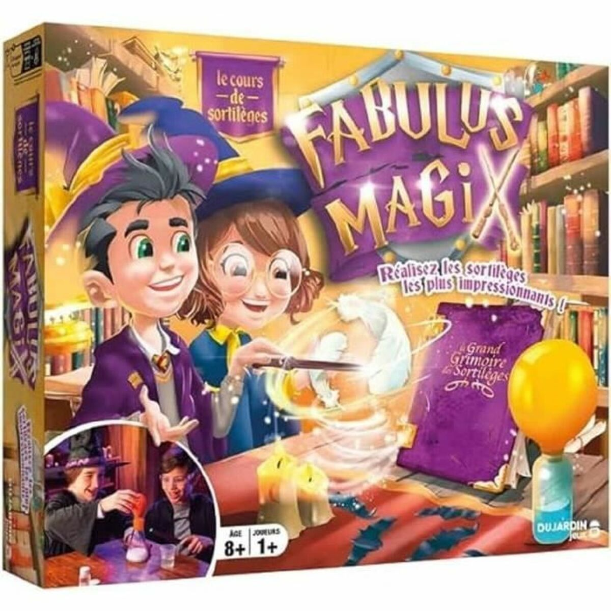 Copertina del gioco da tavolo con bambini che lanciano incantesimi e un grimorio.