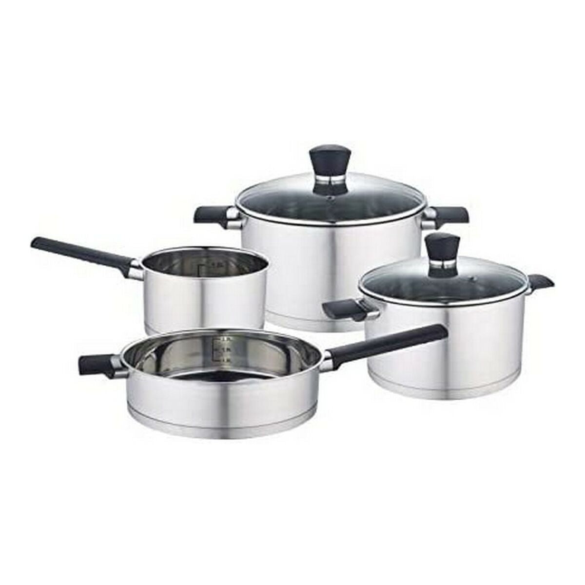 Ein Set aus vier glänzenden Edelstahlkochtöpfen mit schwarzen Griffen und Glasdeckeln.