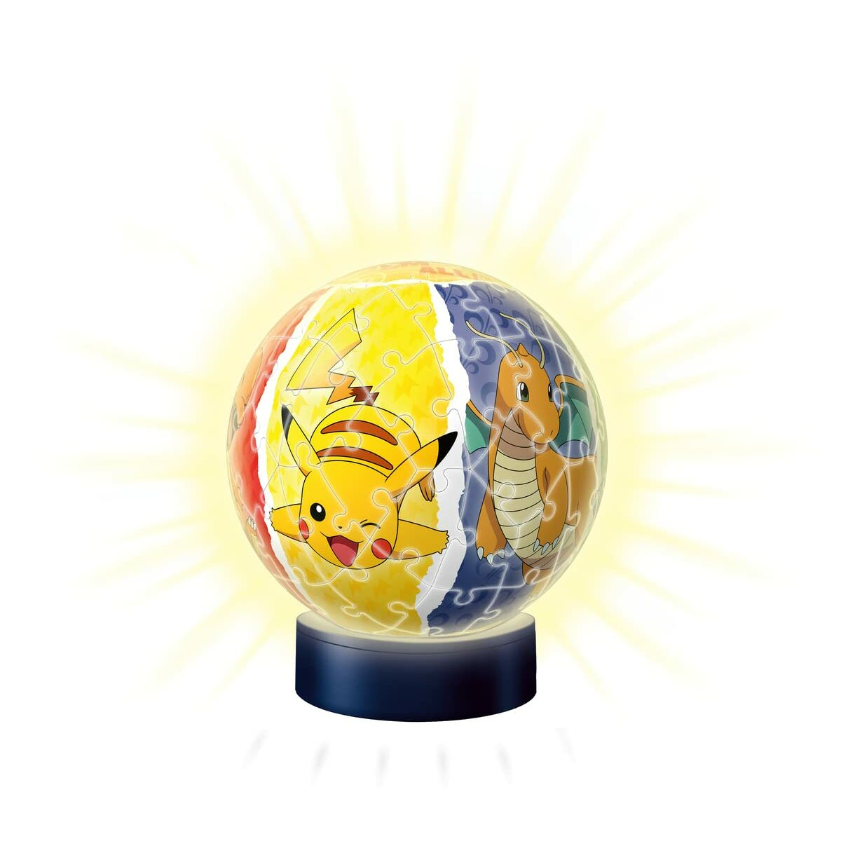 Podświetlana kula z puzzli 3D z Pikachu i Dragonite na ciemnej podstawie.