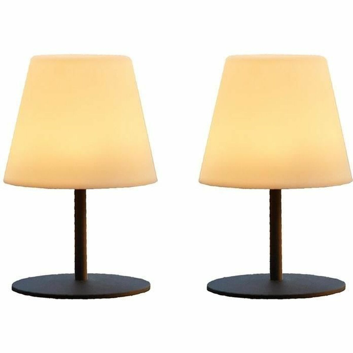 Zwei kleine weiße Lampen mit dunklen Stielen und Sockeln auf weißem Hintergrund.