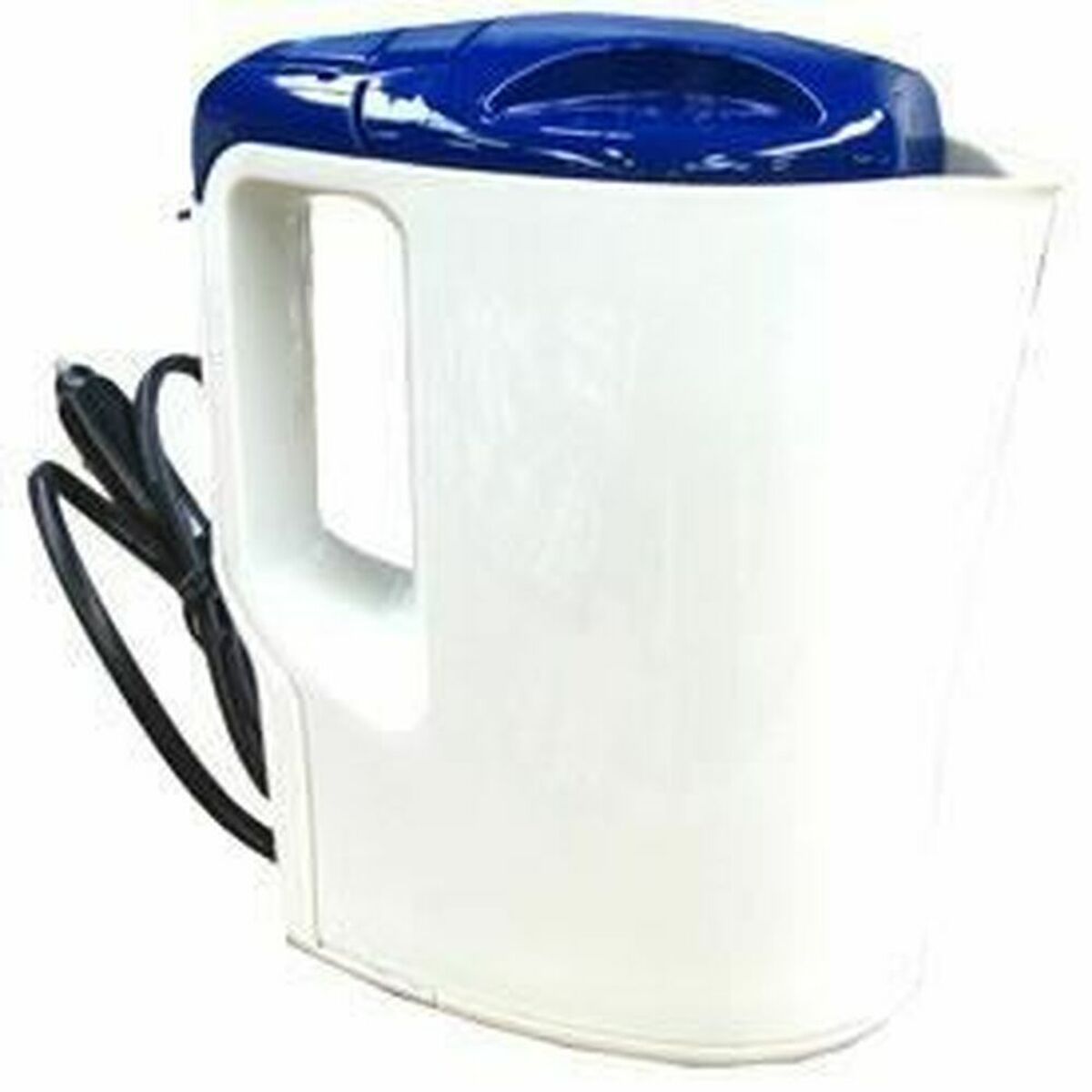 Hervidor elctrico blanco con tapa azul y cable negro.