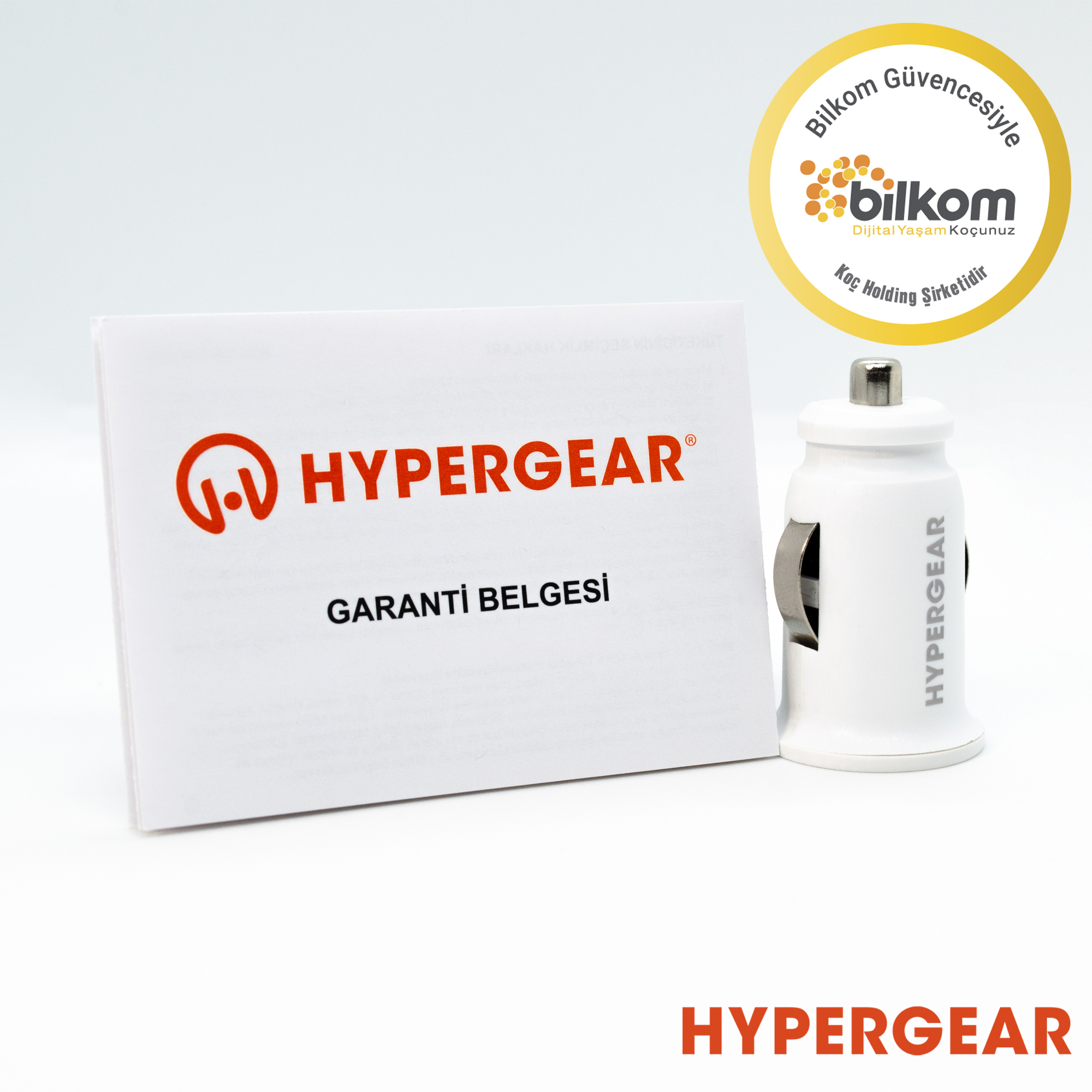 Hypergear logolu beyaz araç şarj cihazı ve garanti belgesi.