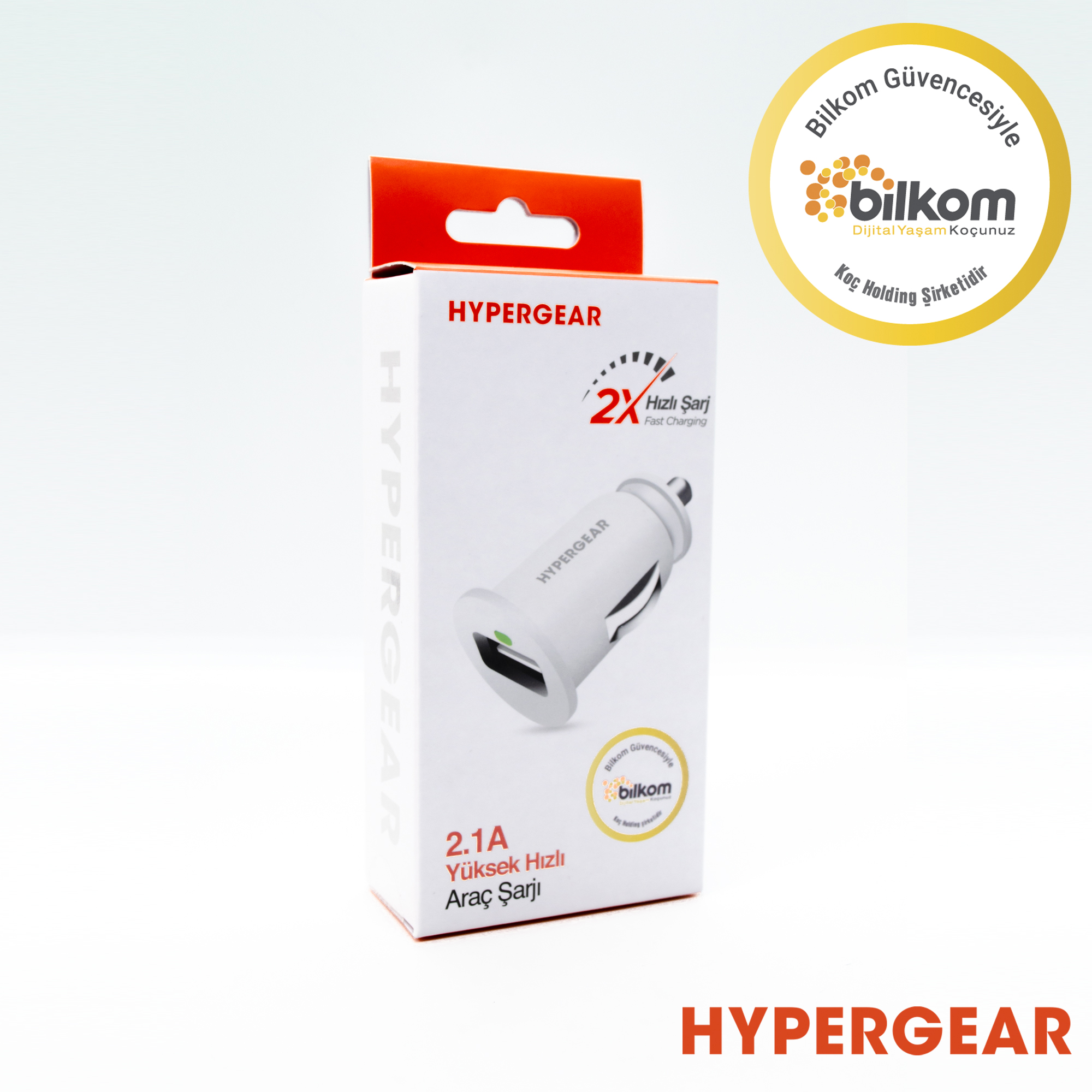 Beyaz HYPERGEAR 2.1A araç şarj cihazı kutusu, logo ve yazı içerir.