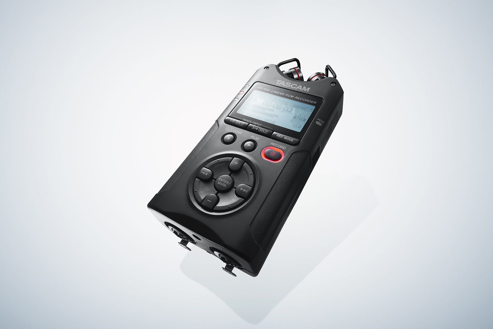 Registratore Tascam DR-40X Linear PCM nero con pulsanti e display.