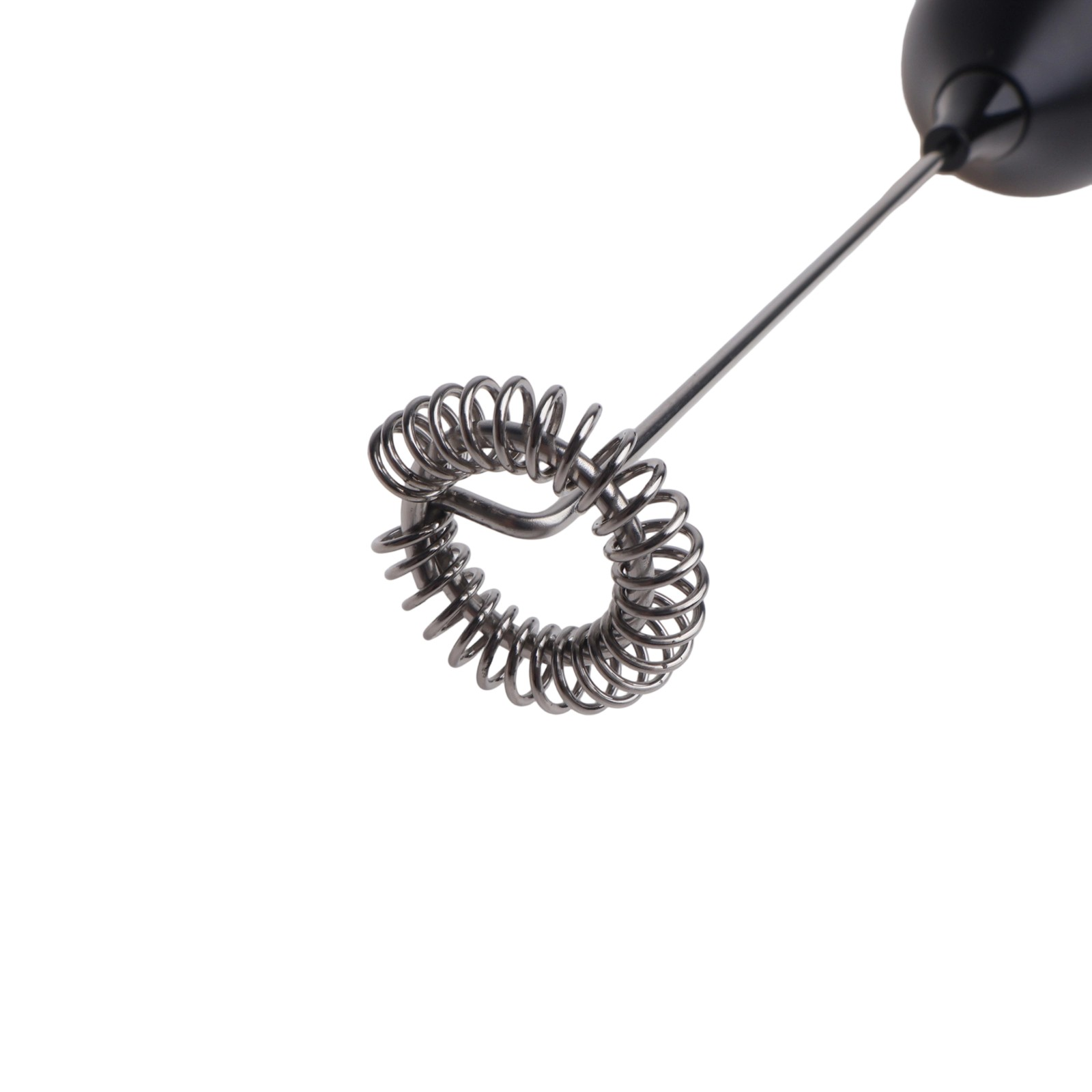 Nahaufnahme eines metallenen Schneebesens mit Spirale, der an einem schwarzen Griff befestigt ist.