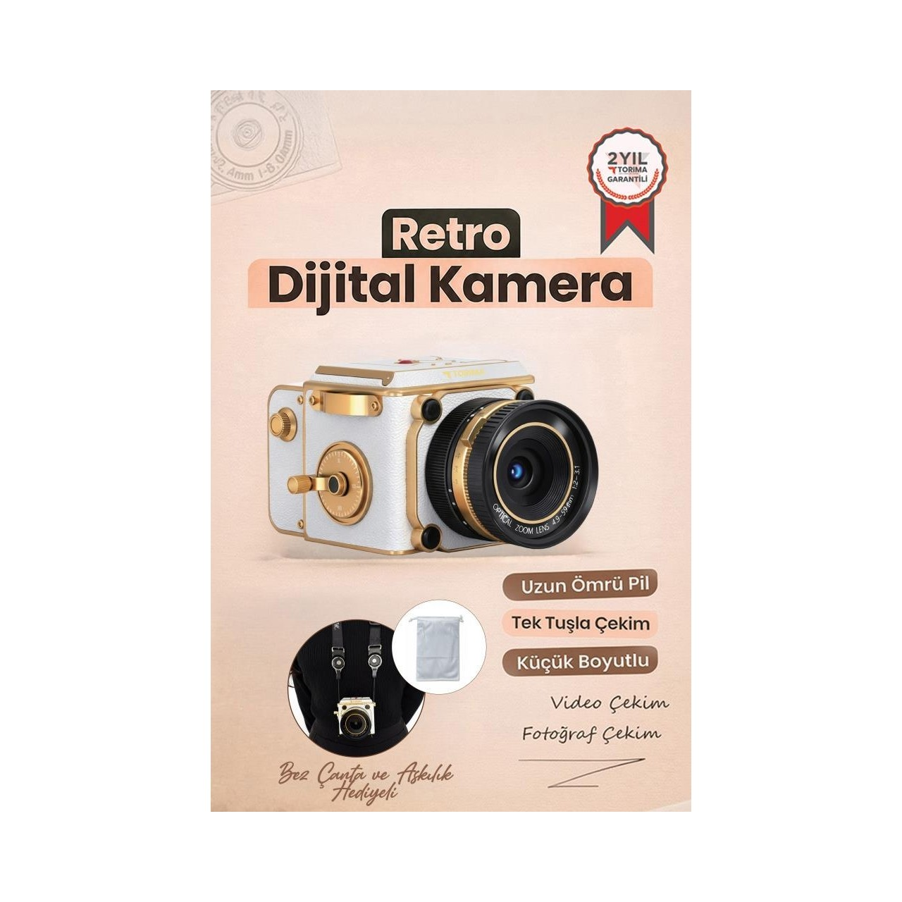 Altın ve beyaz vurgulu retro dijital kamera, lens ve aksesuarlar.
