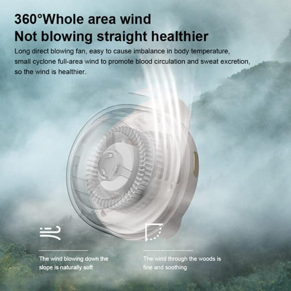 Ein weißer Ventilator mit transparenter Abdeckung, der eine sanfte Brise aussendet, vor nebliger Bergkulisse.