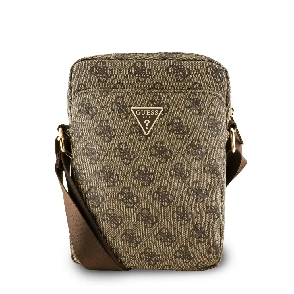 Bolso cruzado marrón con estampado de logo GUESS y correa.