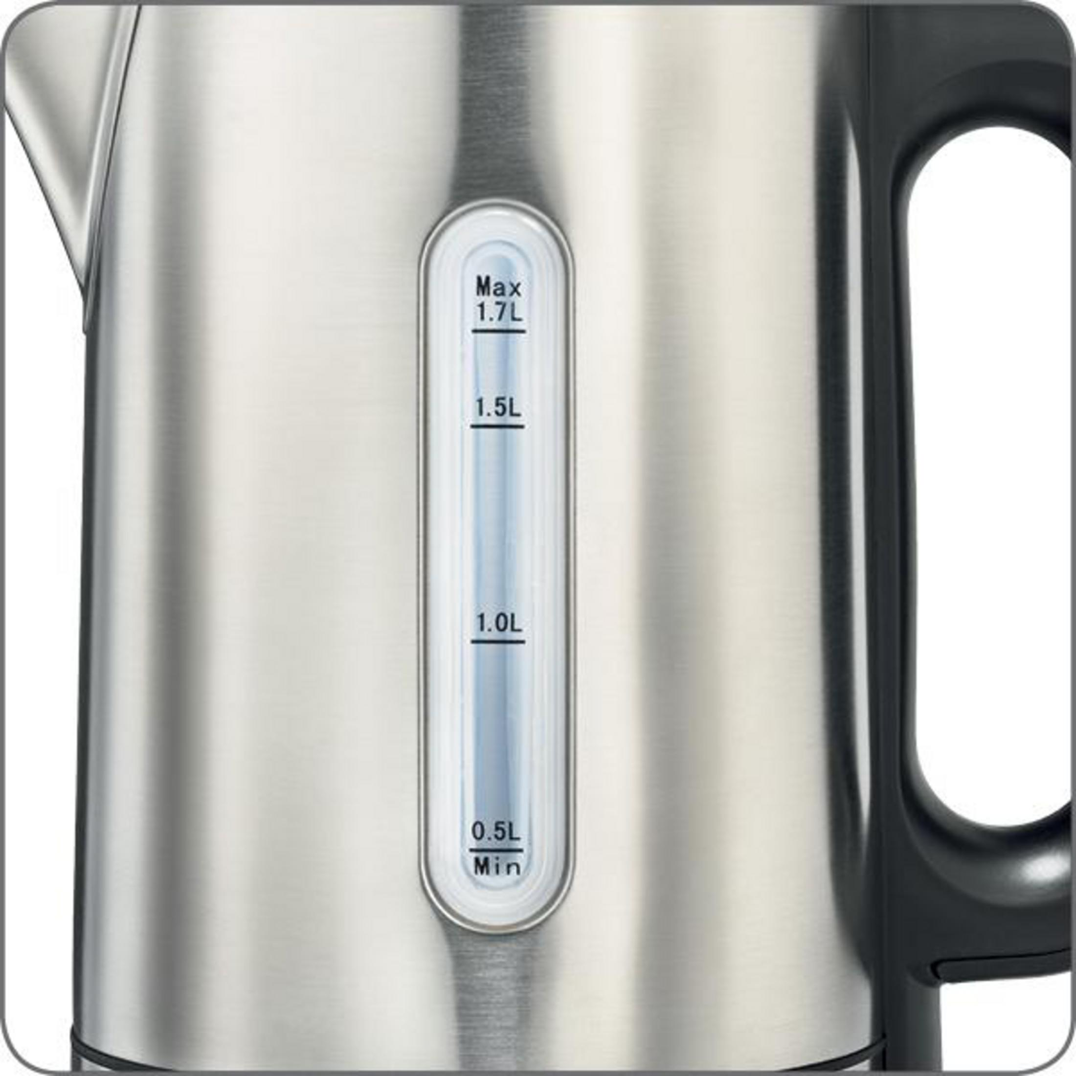 Edelstahlwasserkocher mit Wasserstandsanzeige von 0,5L bis 1,7L.