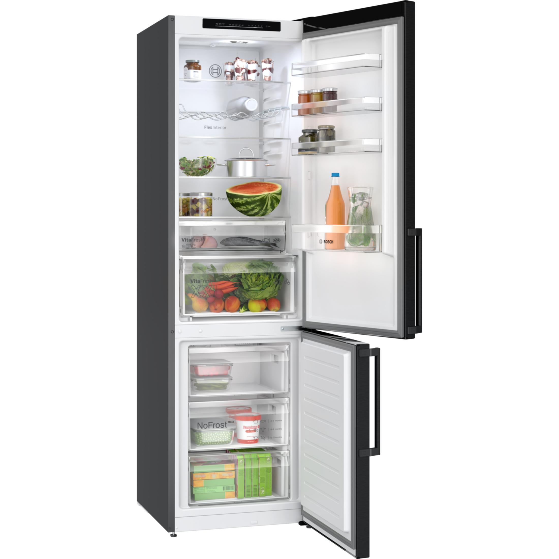 Ein offener Kühlschrank mit Lebensmitteln wie Obst, Gemüse, Fisch und Flaschen.