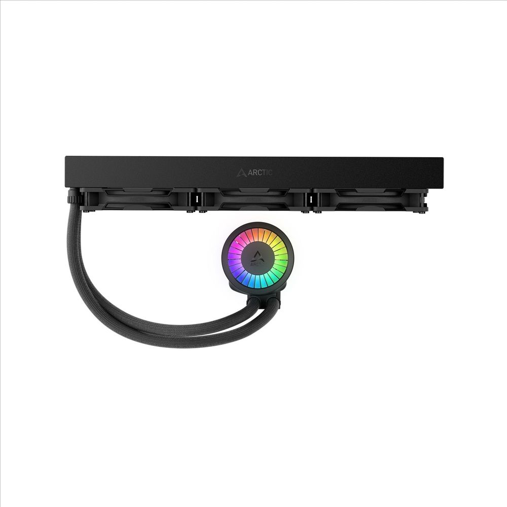 Un dissipatore CPU nero con ventola RGB e tubi su sfondo bianco.
