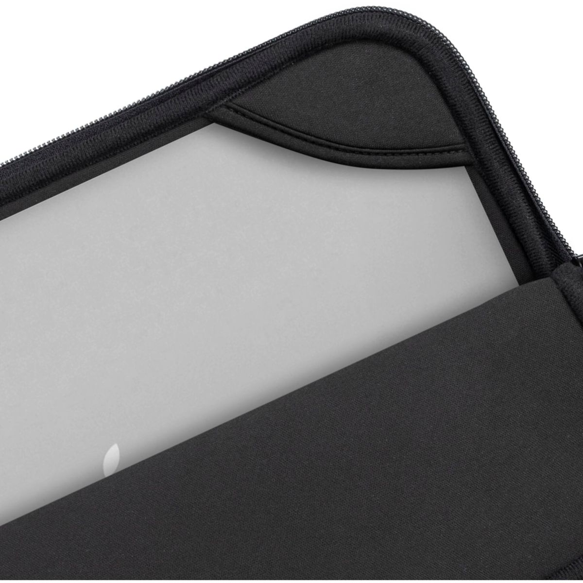 Ein grauer Laptop in einer schwarzen Hülle, Nahaufnahme.