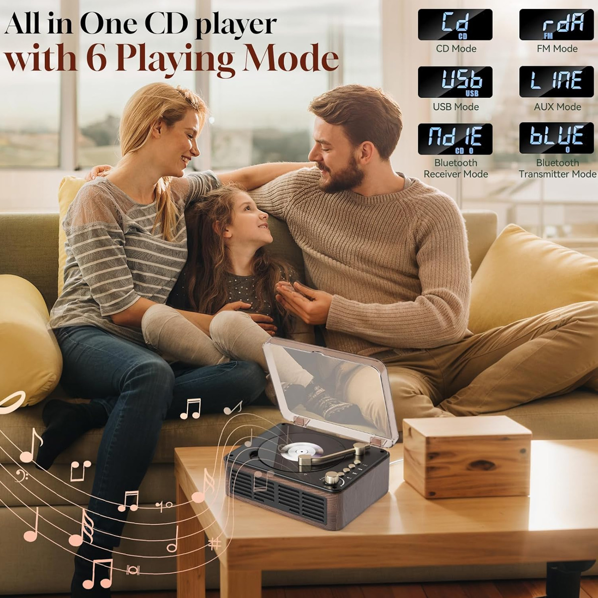 Familie sitzt auf Sofa, Plattenspieler und CD-Player auf dem Tisch.