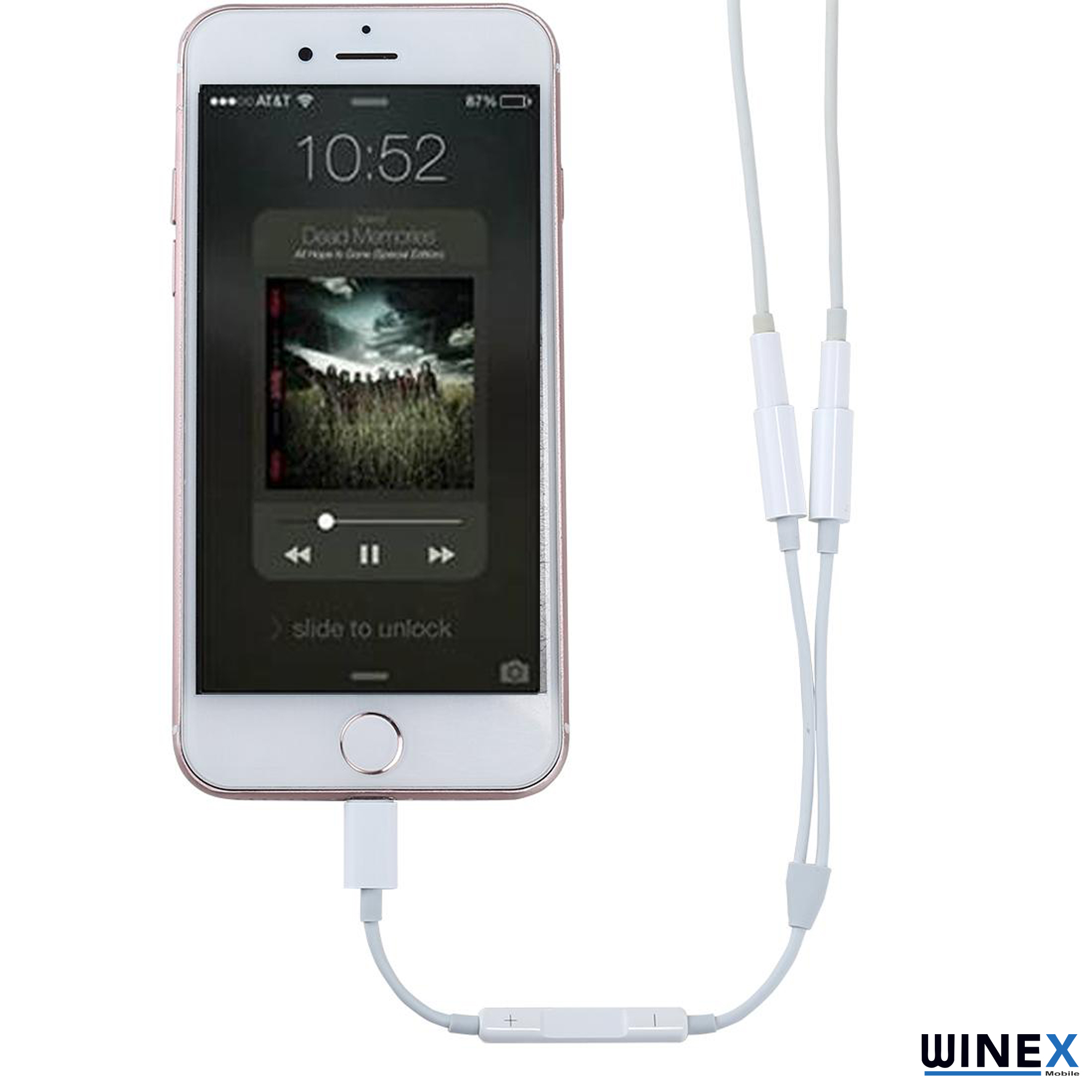 Lightning ayırıcı kablosuyla müzik çalan bir iPhone.