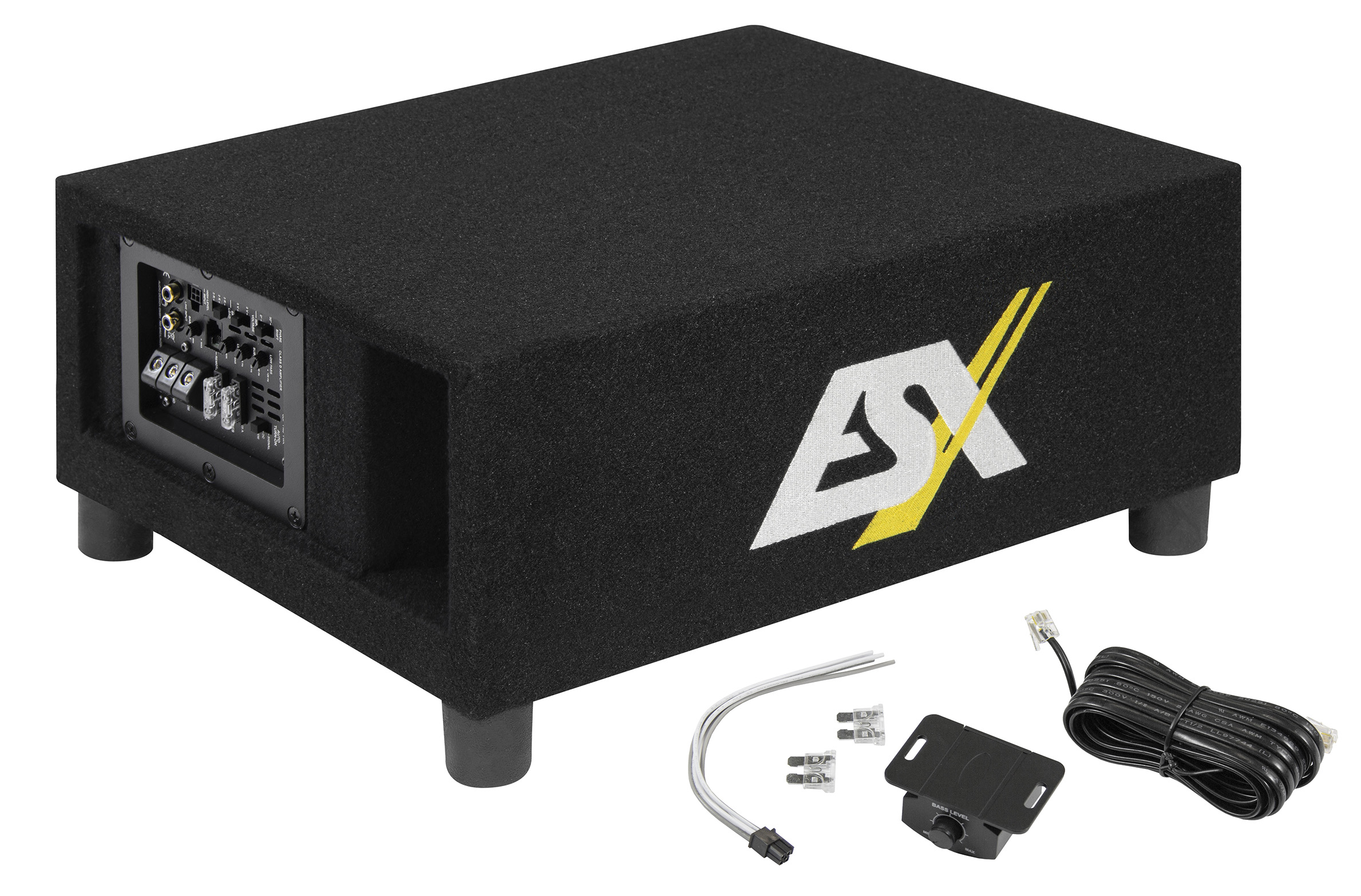 Schwarzer Subwoofer mit weiß-gelbem Logo und Zubehör auf weißem Hintergrund.