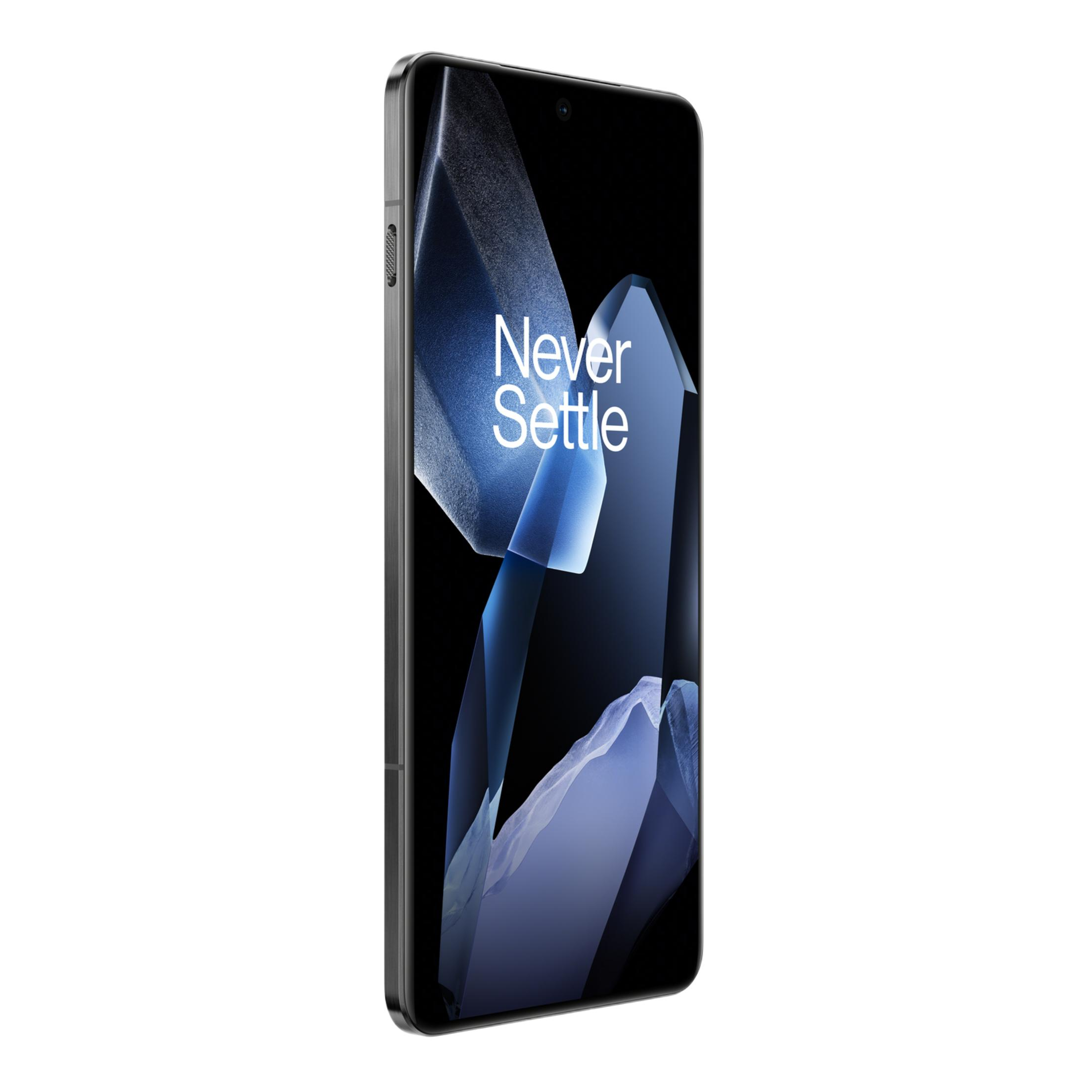Szary smartfon z niebiesko-białą tapetą z napisem „Never Settle”.
