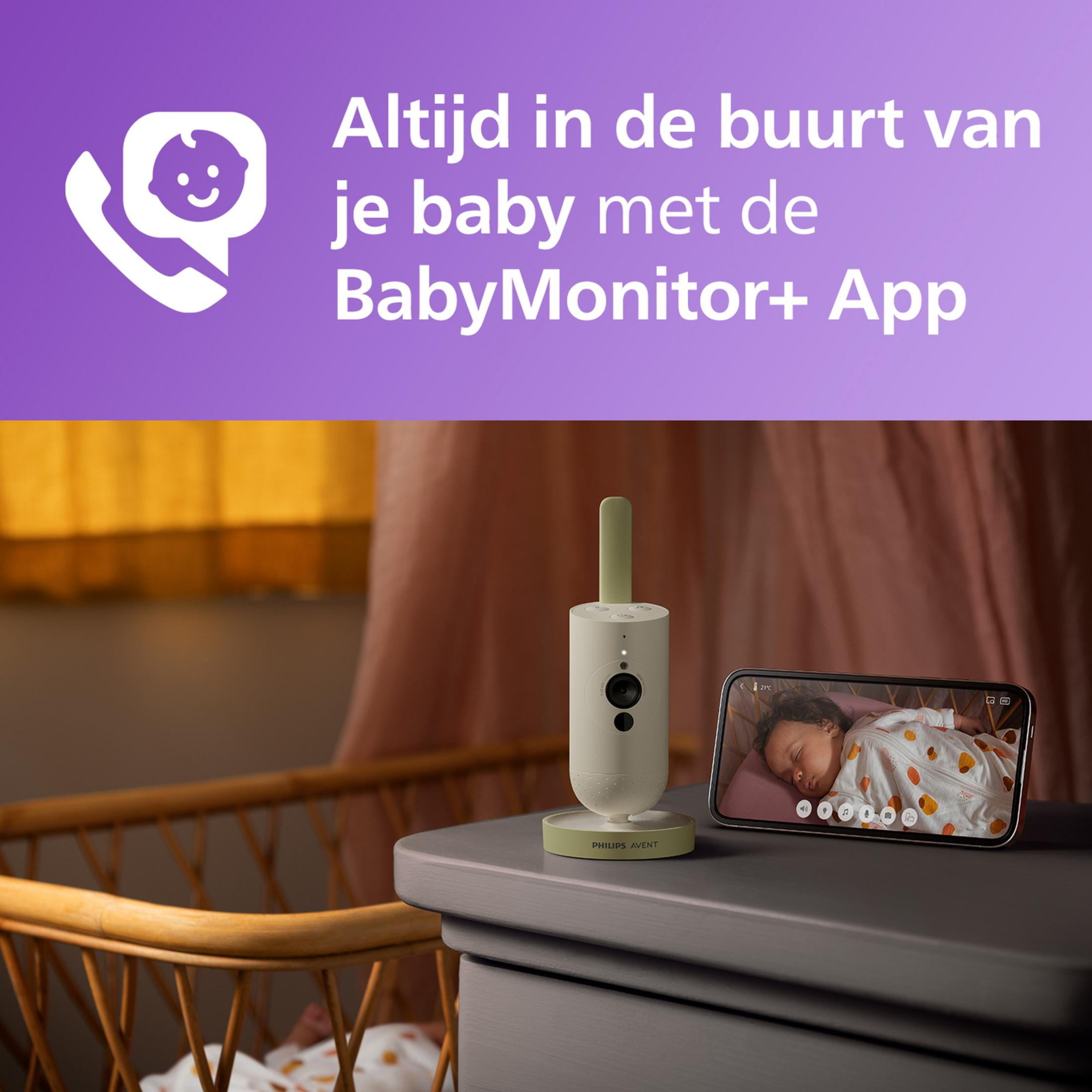 Ein Baby Monitor und ein Smartphone zeigen ein schlafendes Baby.