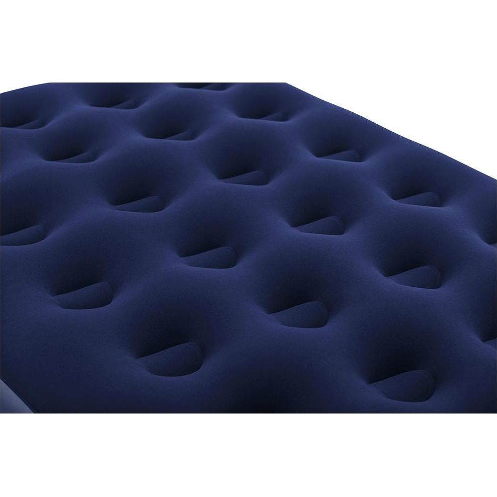 Dunkelblaue aufblasbare Matratze mit Waffelmuster für Komfort.