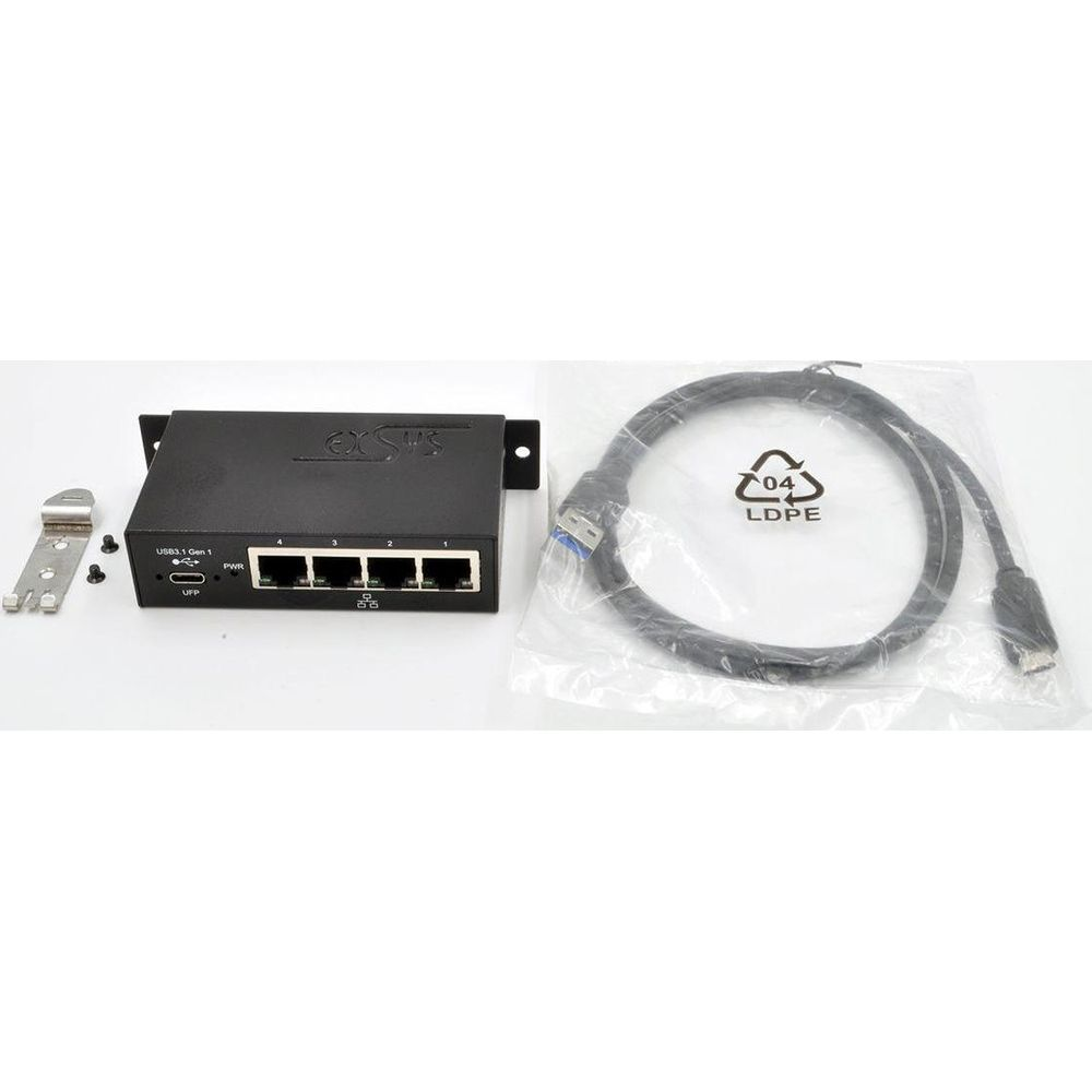 Schwarzes Netzwerkgerät mit vier Anschlüssen und einem USB-Kabel in Plastikverpackung.