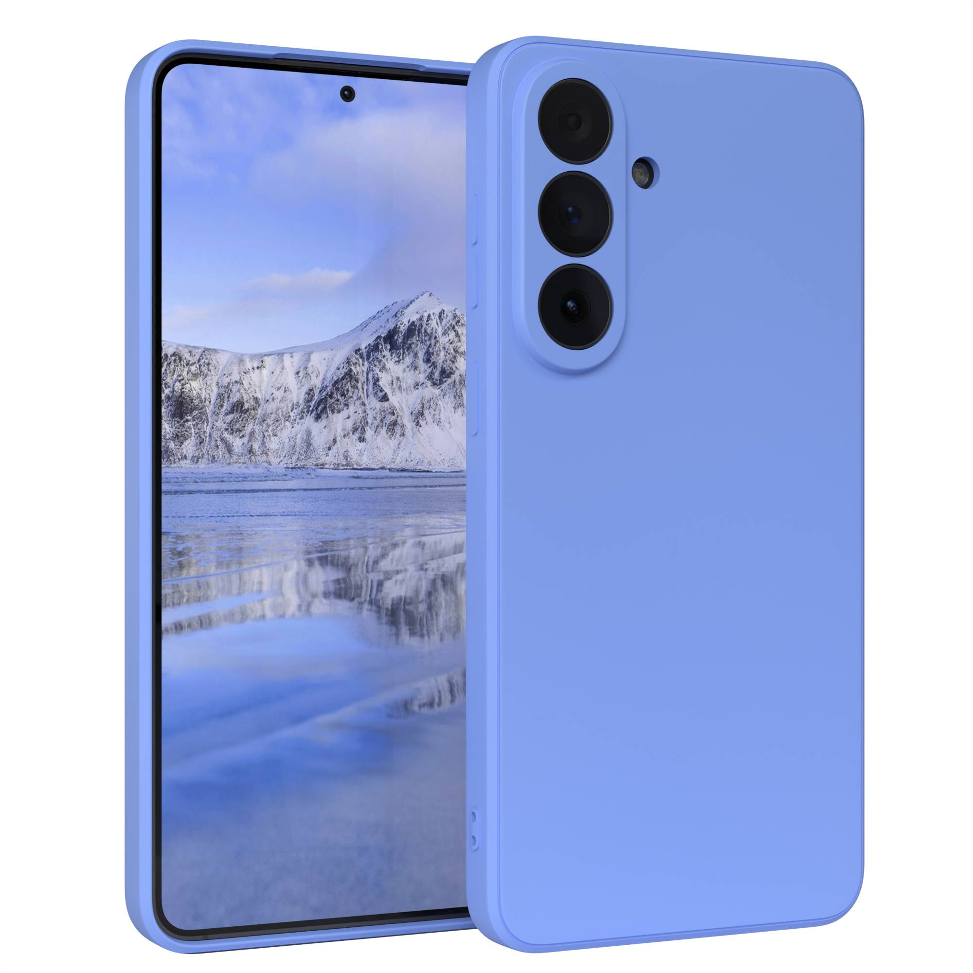 Ein hellblaues Smartphone mit drei Kameras und einem Landschaftsbild auf dem Bildschirm.