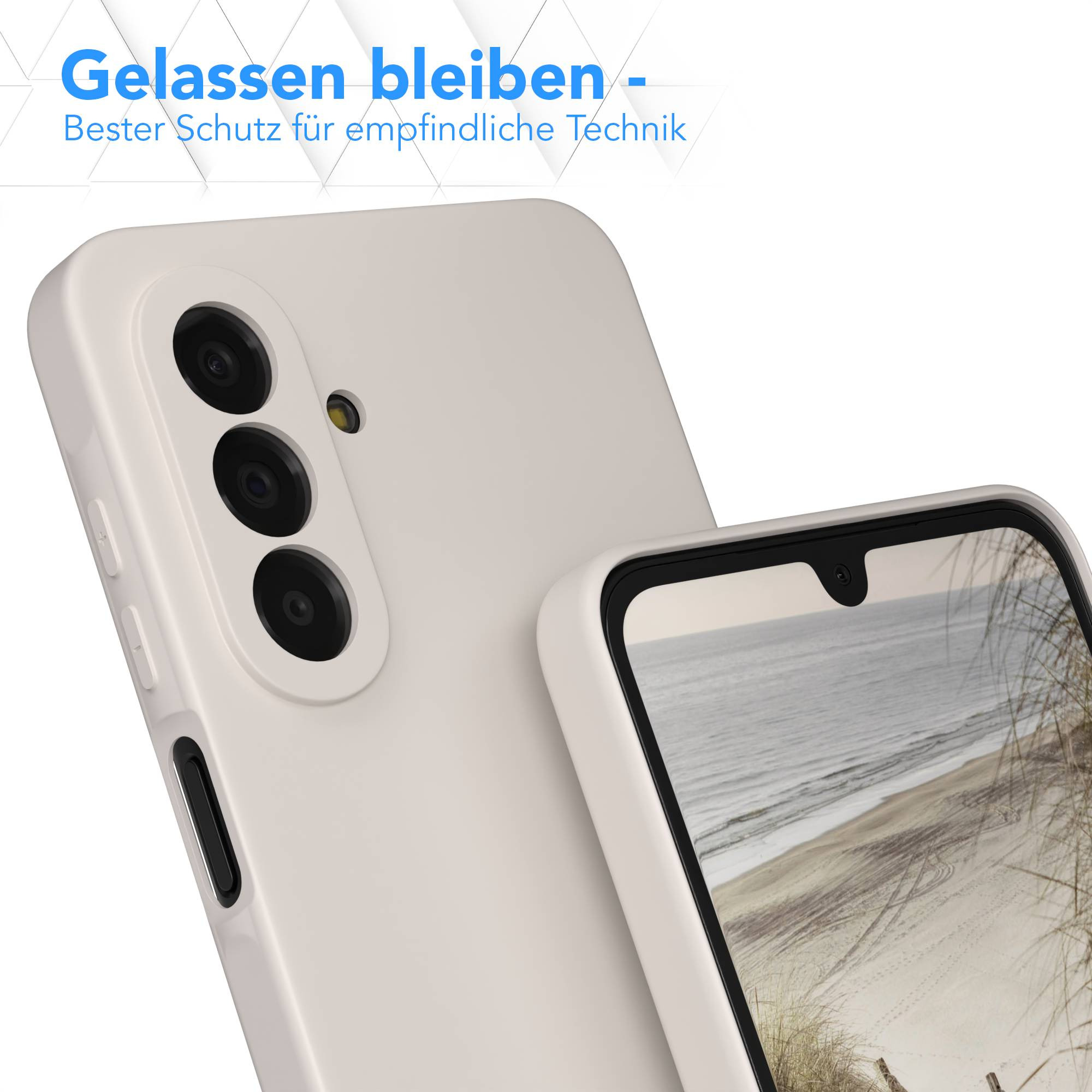Ein hellbeiges Handy mit drei Kameras und seitlichen Tasten, mit Strandmotiv im Display.
