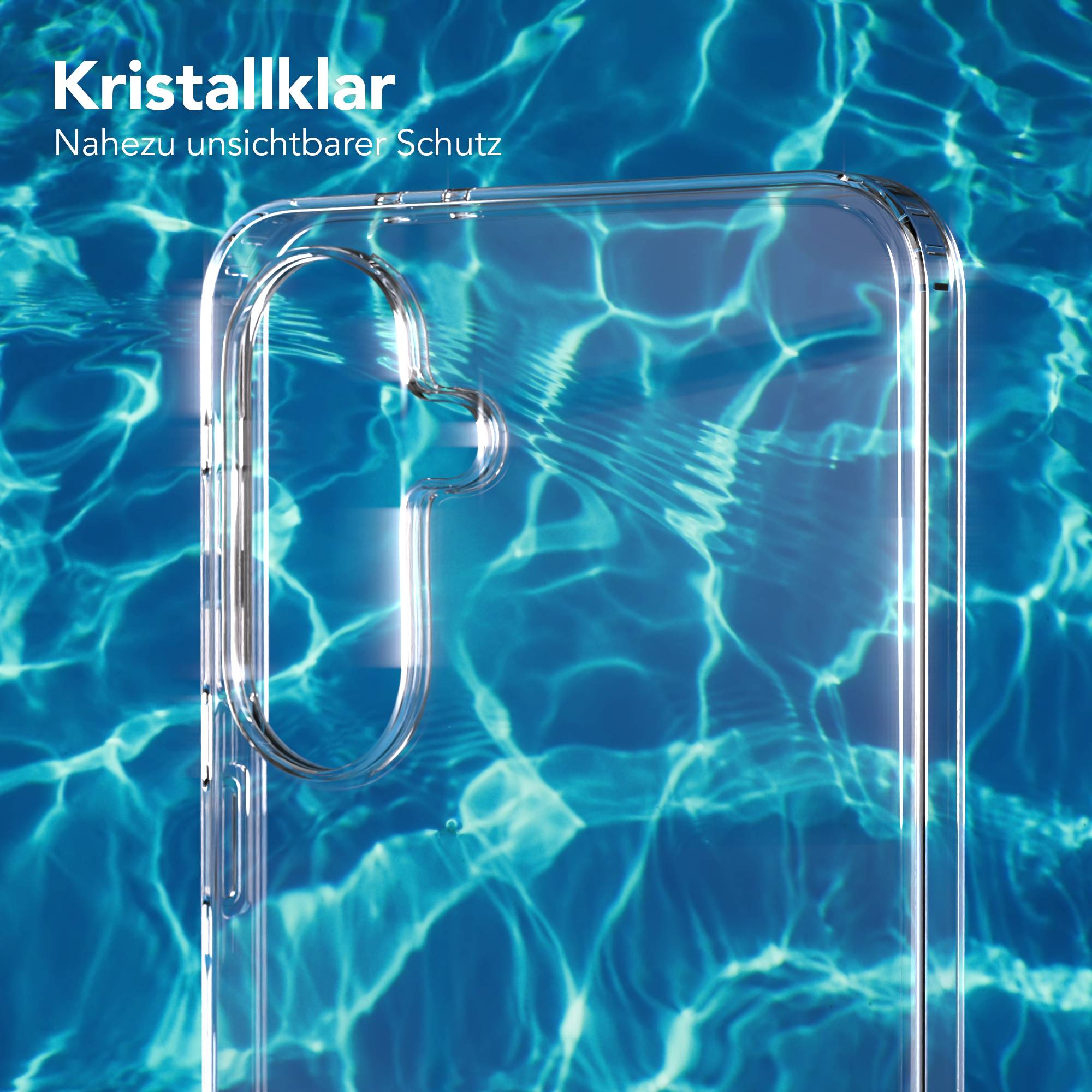 Eine klare Handyhülle vor einem hellblauen Hintergrund mit Wasserwellenmuster.