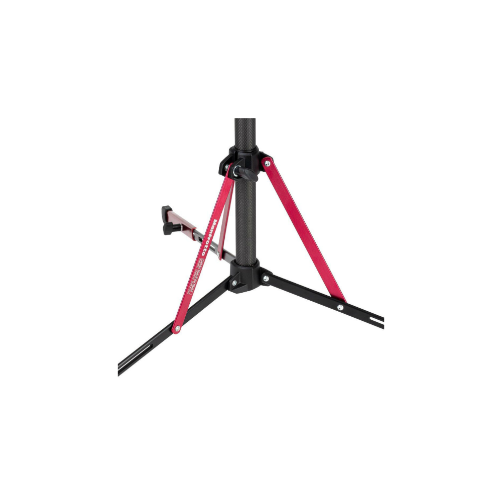 Een zwarte en rode statiefpoot met carbon fiber buis en rode steunen.