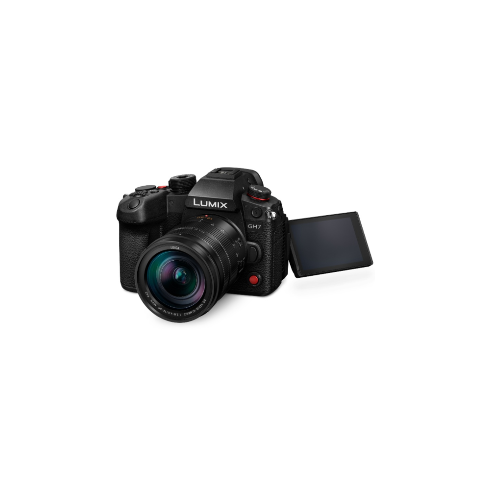 Eine schwarze Lumix GH7 Kamera mit einem Leica Objektiv und einem ausklappbaren Bildschirm.