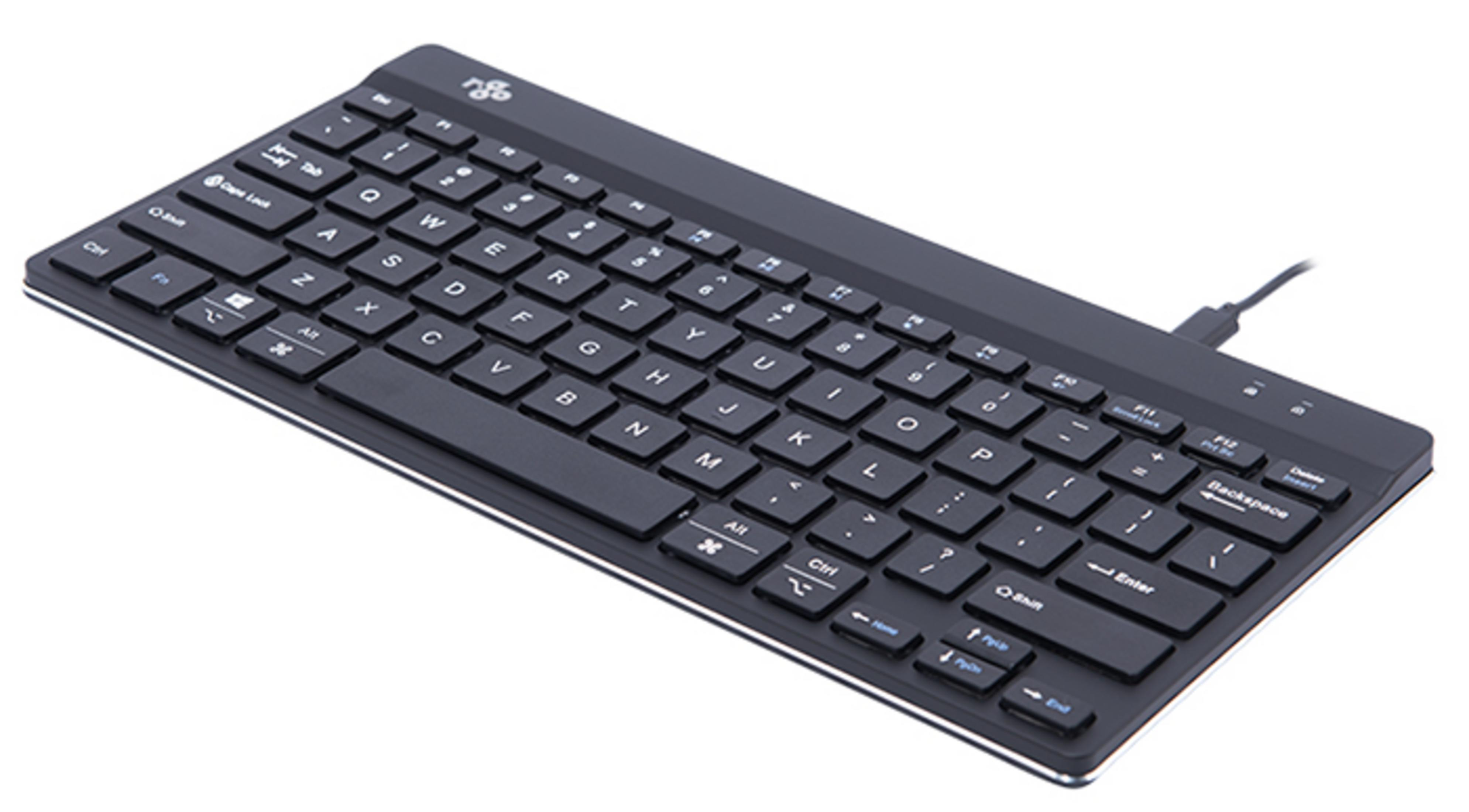 Un teclado QWERTY negro y compacto con cable USB.