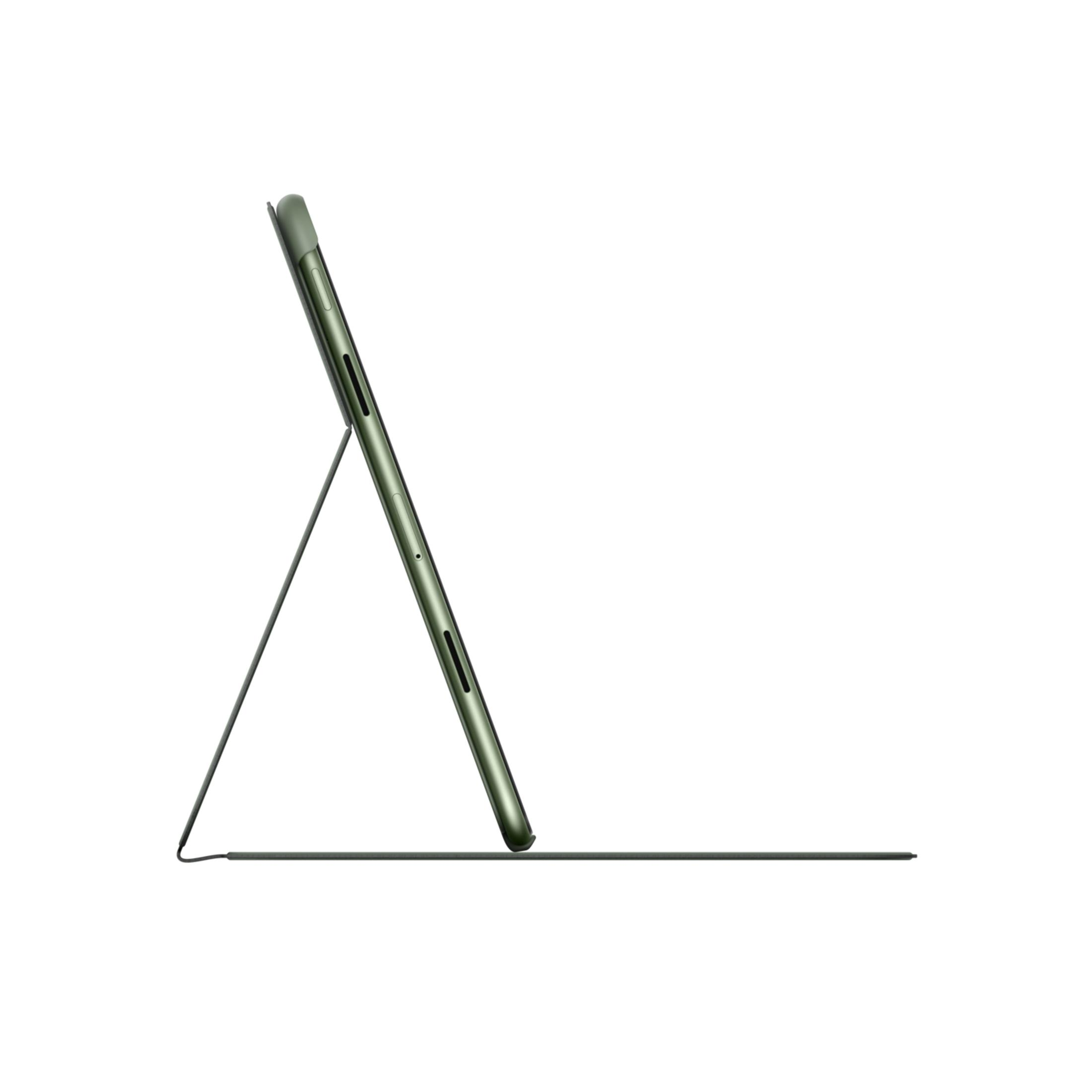 Un tablet verde con supporto su sfondo bianco.