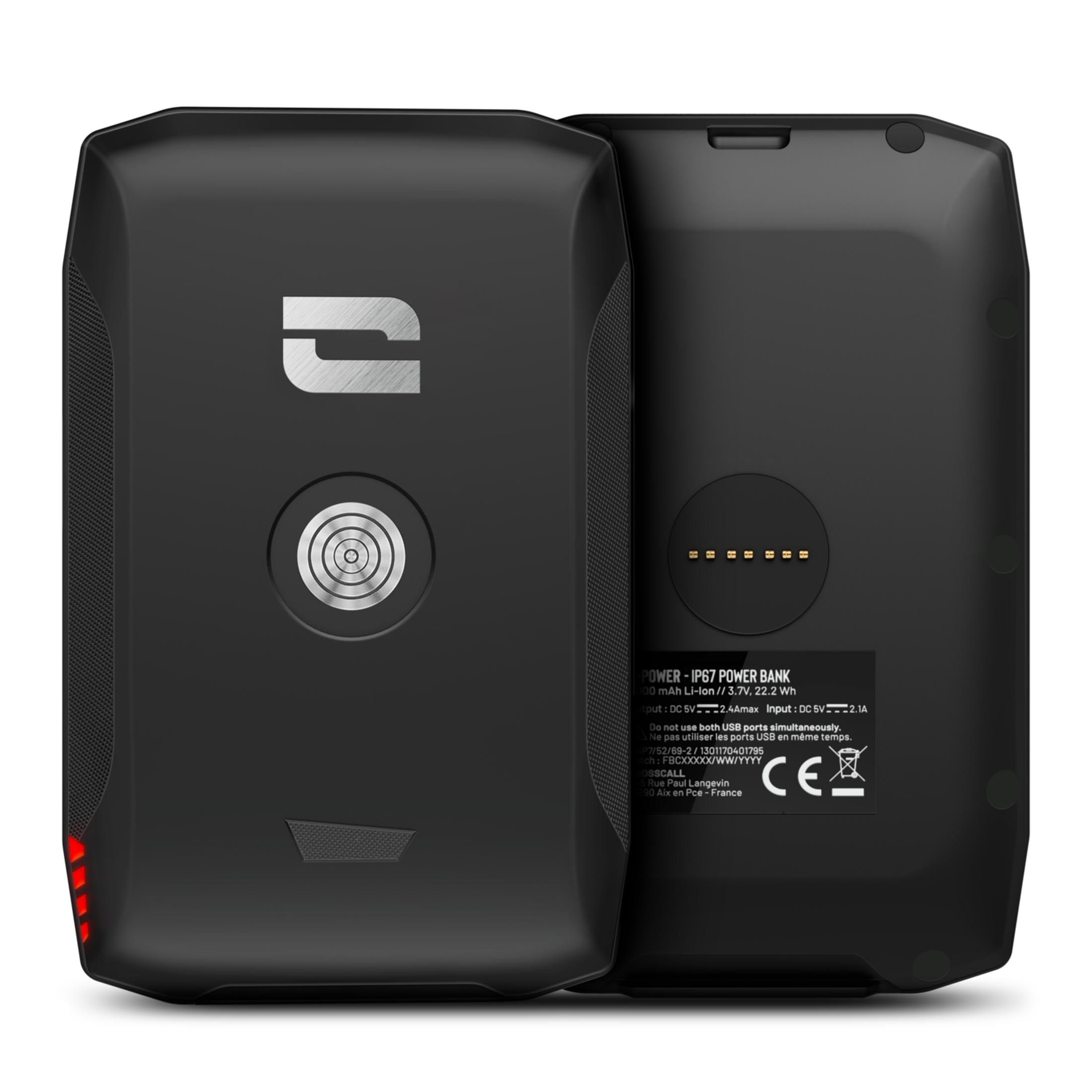Due power bank nere affiancate, una con logo, l'altra con dettagli tecnici.