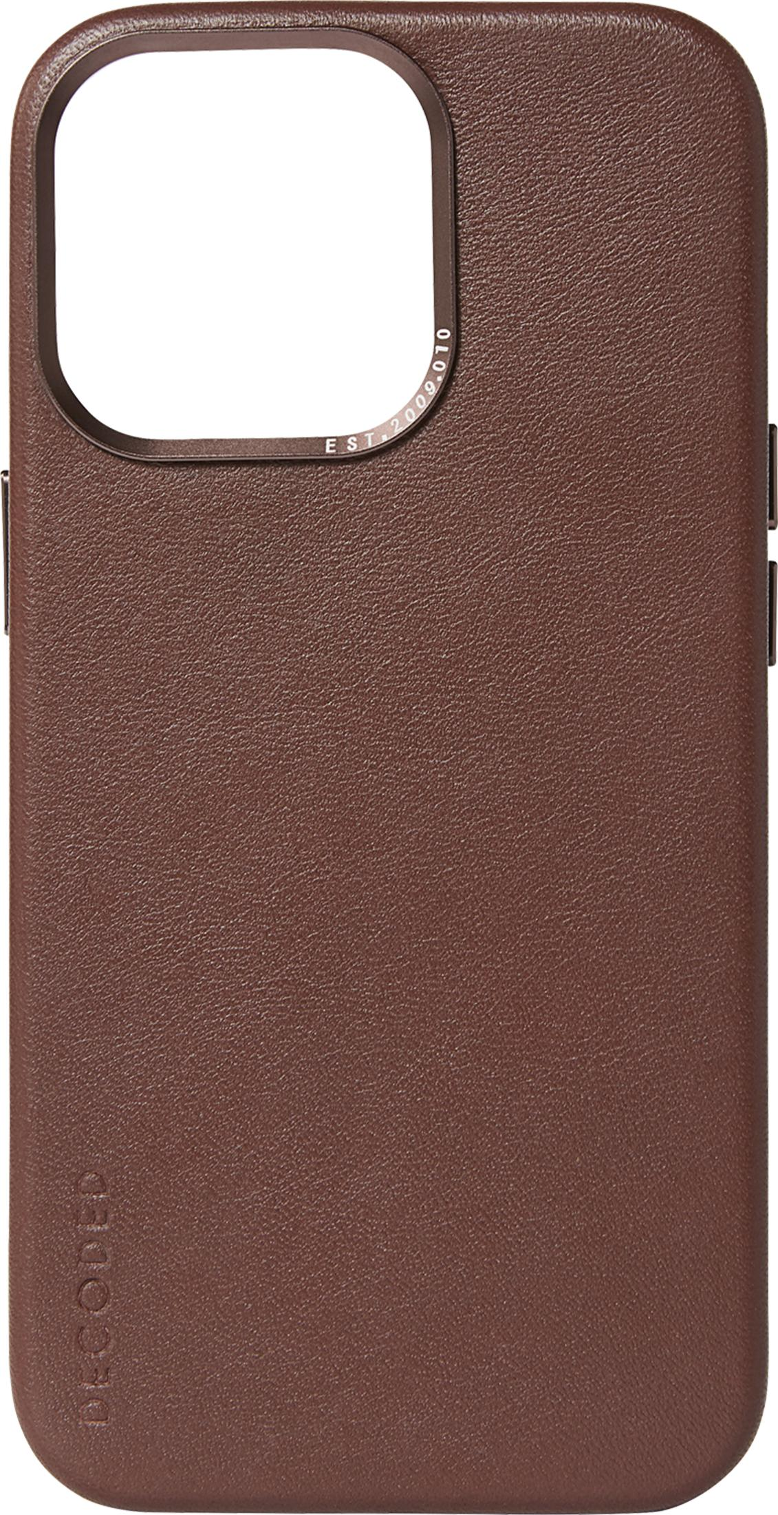 Braune Leder Handyhülle mit Ausschnitt und Logo-Prägung.