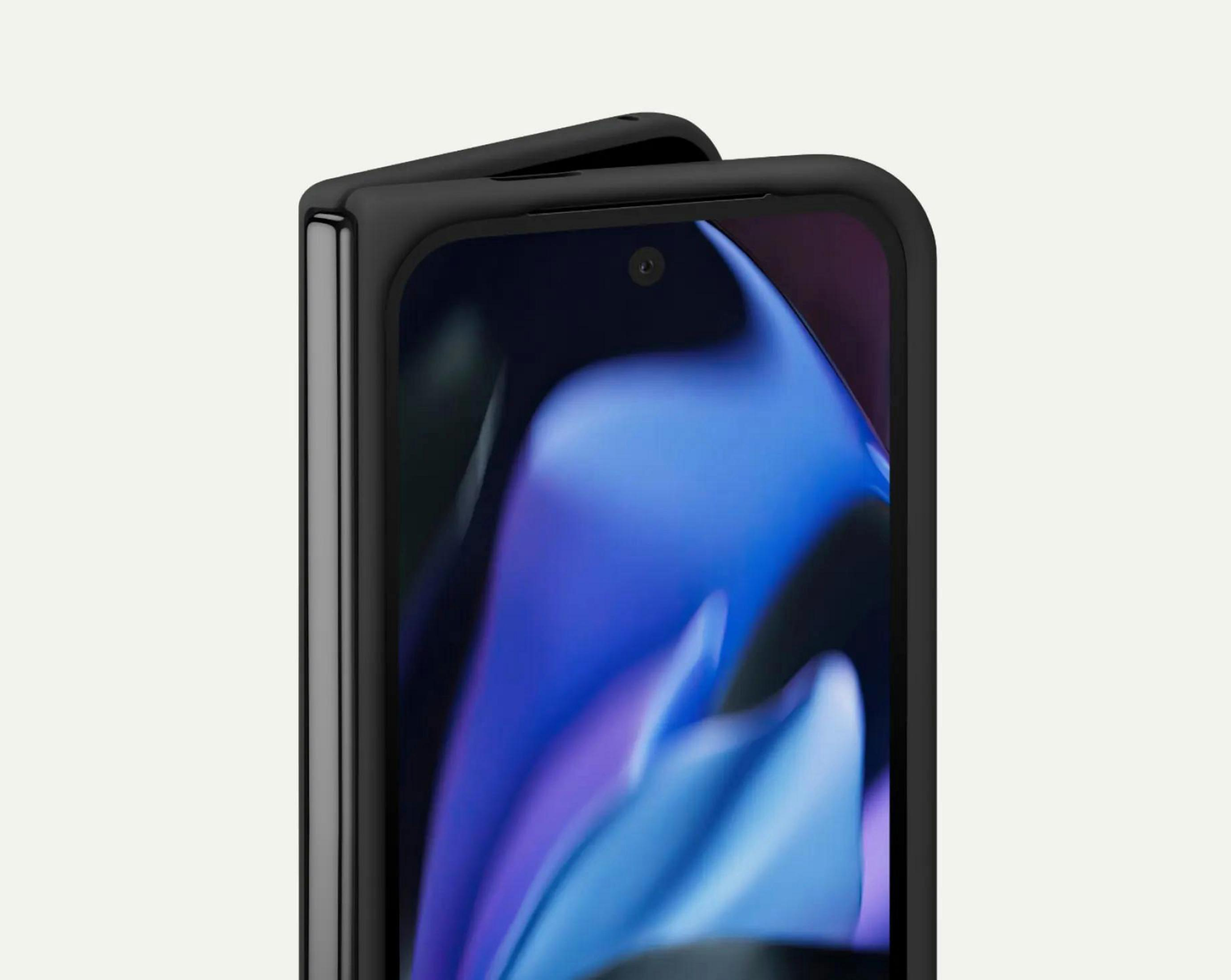 Ein schwarzes Smartphone im zusammengeklappten Zustand mit einem blauen Hintergrundbild.