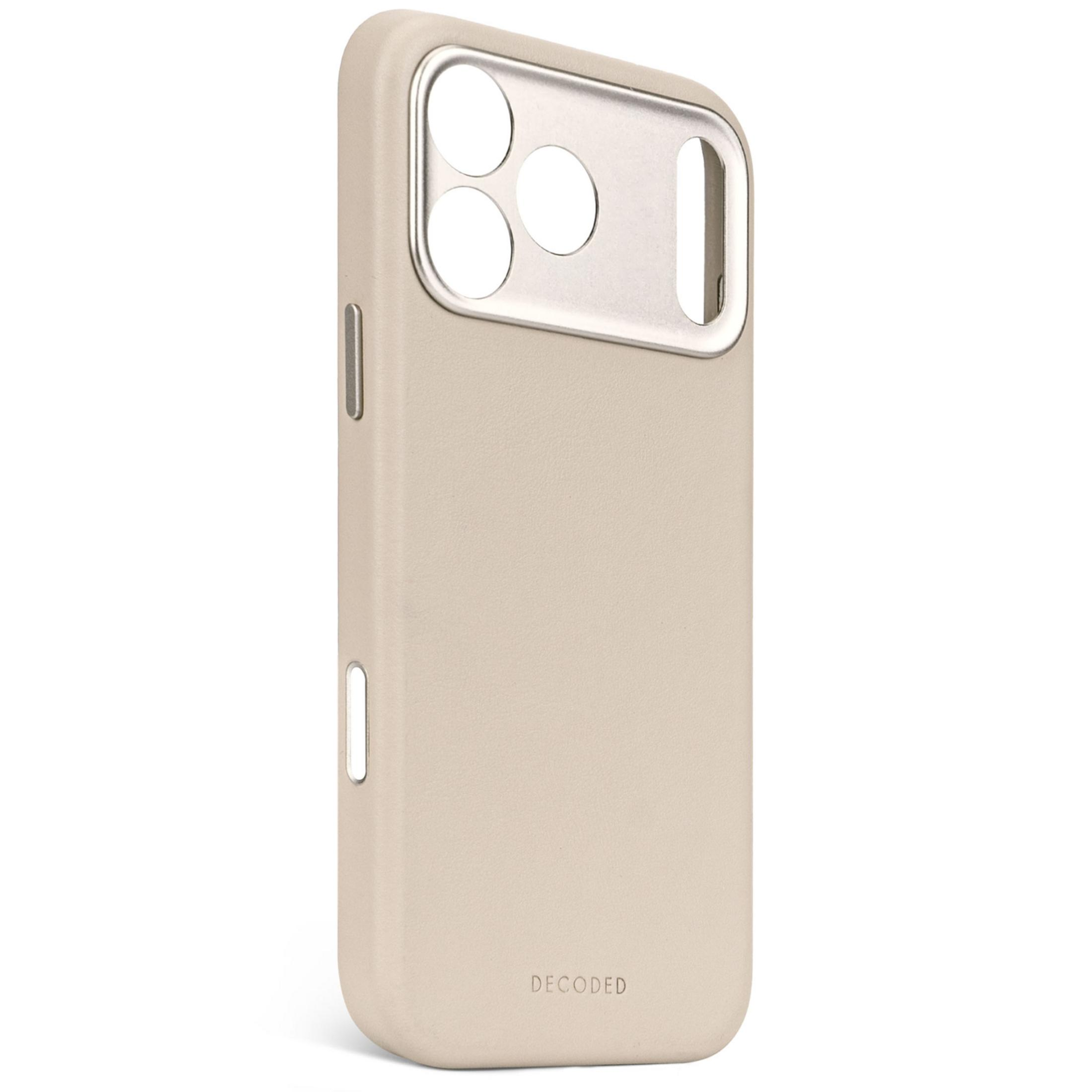 Eine beige Handyhülle mit silbernem Kamerarahmen und Logo.