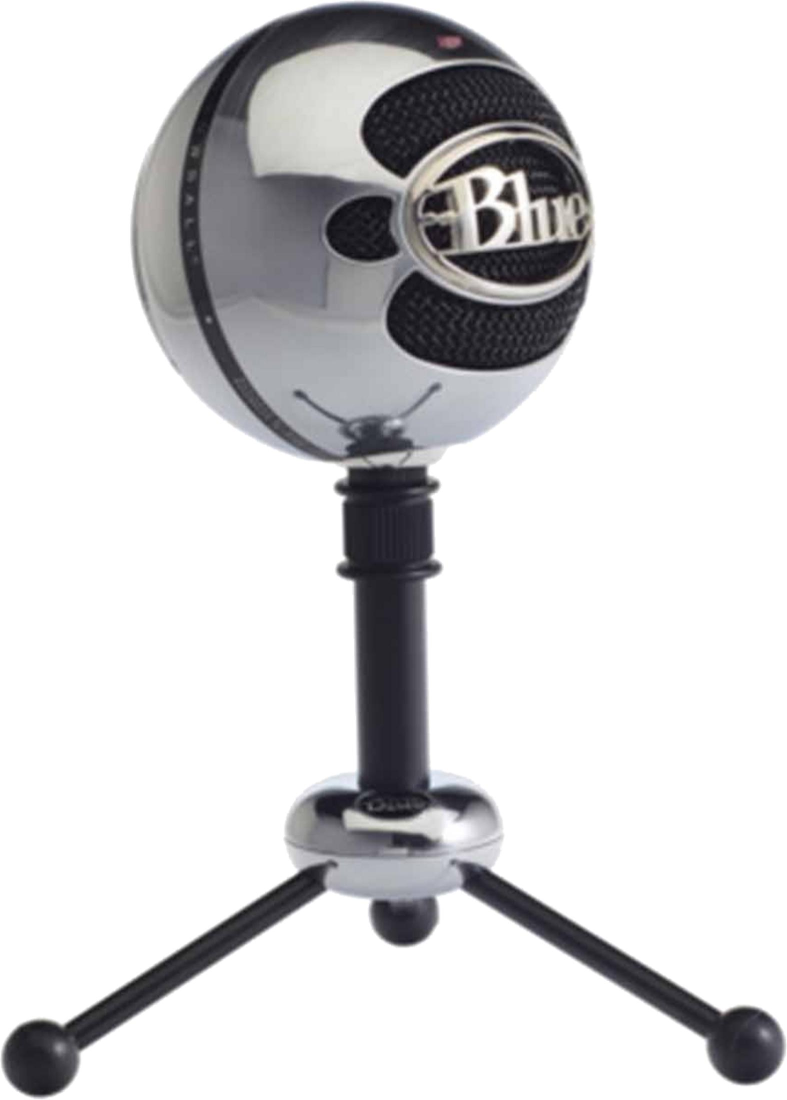 Ein silberner Blue Yeti Mikrofon auf einem schwarzen Stativ mit drei Beinen.