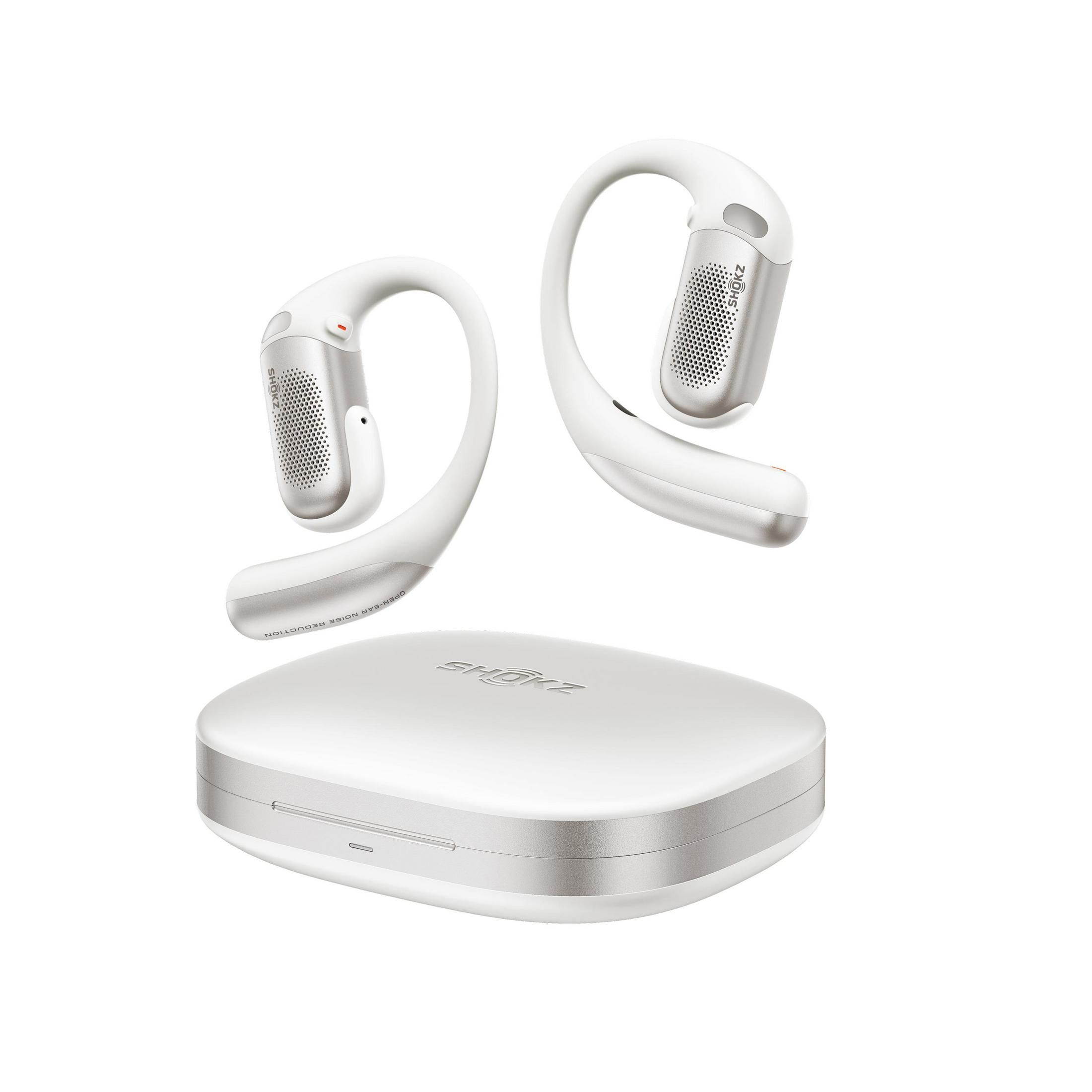 Auricolari wireless bianchi e custodia di ricarica con accenti argentati.