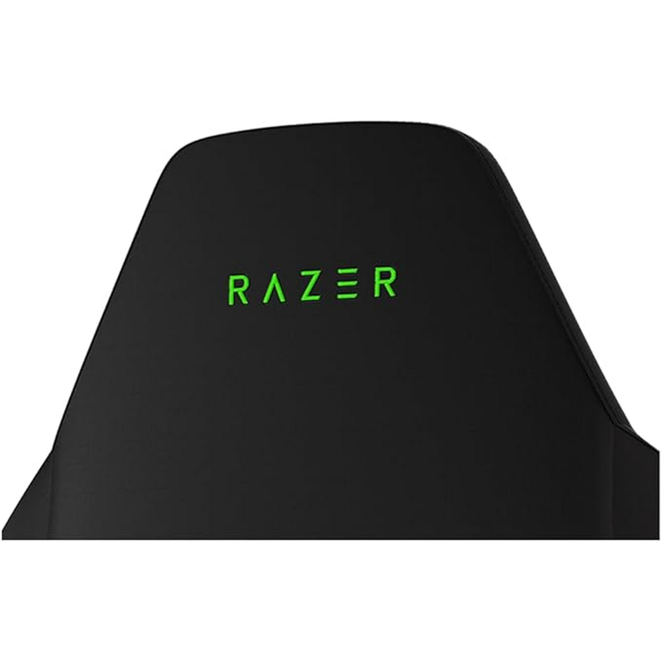 Schwarzer Stuhl mit grünem Razer-Logo auf der Kopfstütze.